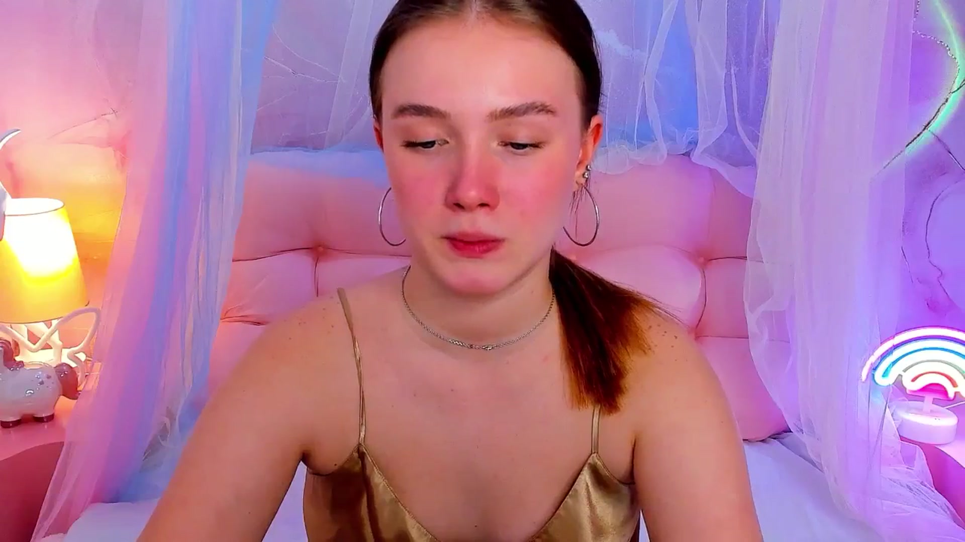 Gallery image thumbnail from Beatrizz's myfreecams stream on, 04/12/2026, 11:56 image 5 of 20