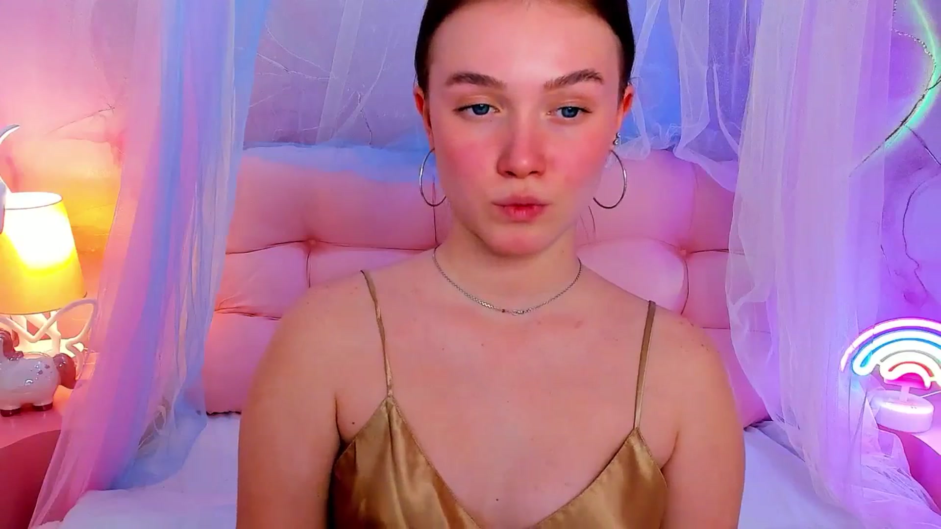 Gallery image thumbnail from Beatrizz's myfreecams stream on, 04/12/2026, 11:56 image 11 of 20