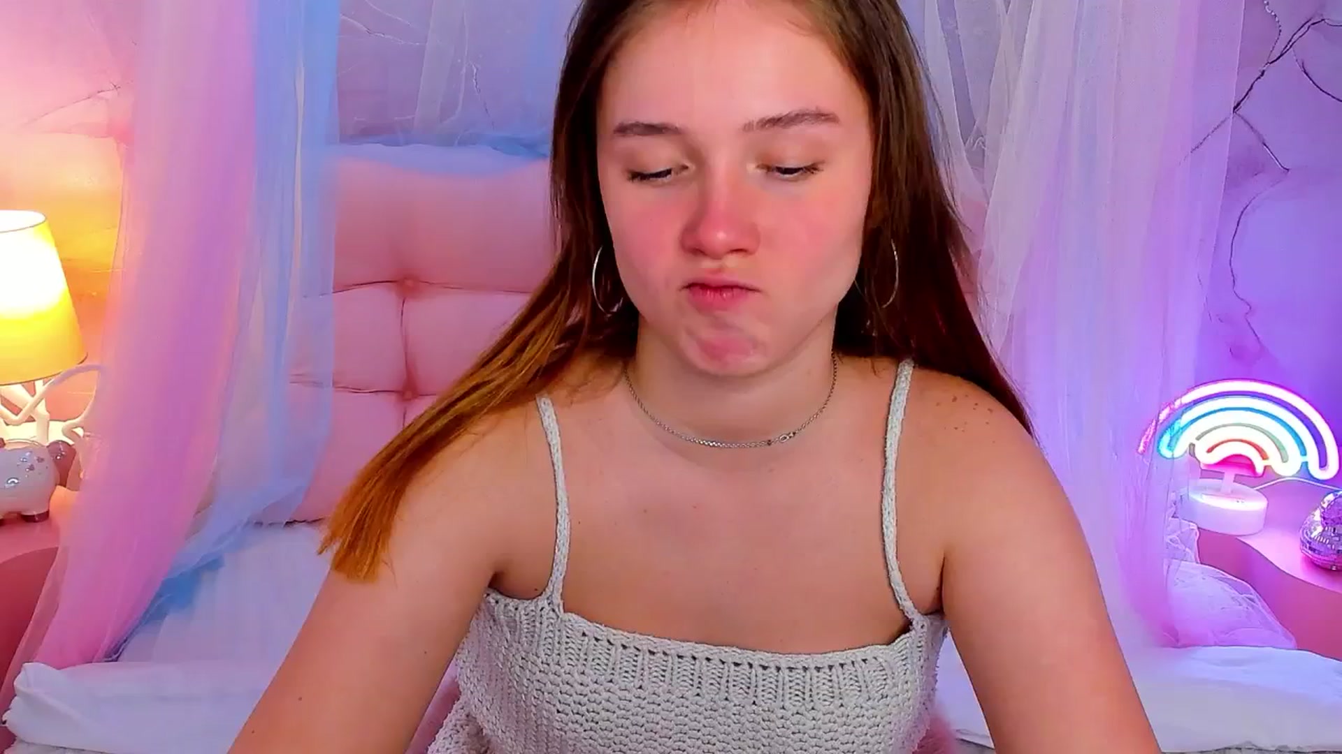 Gallery image thumbnail from Beatrizz's myfreecams stream on, 04/13/2026, 15:37 image 8 of 20