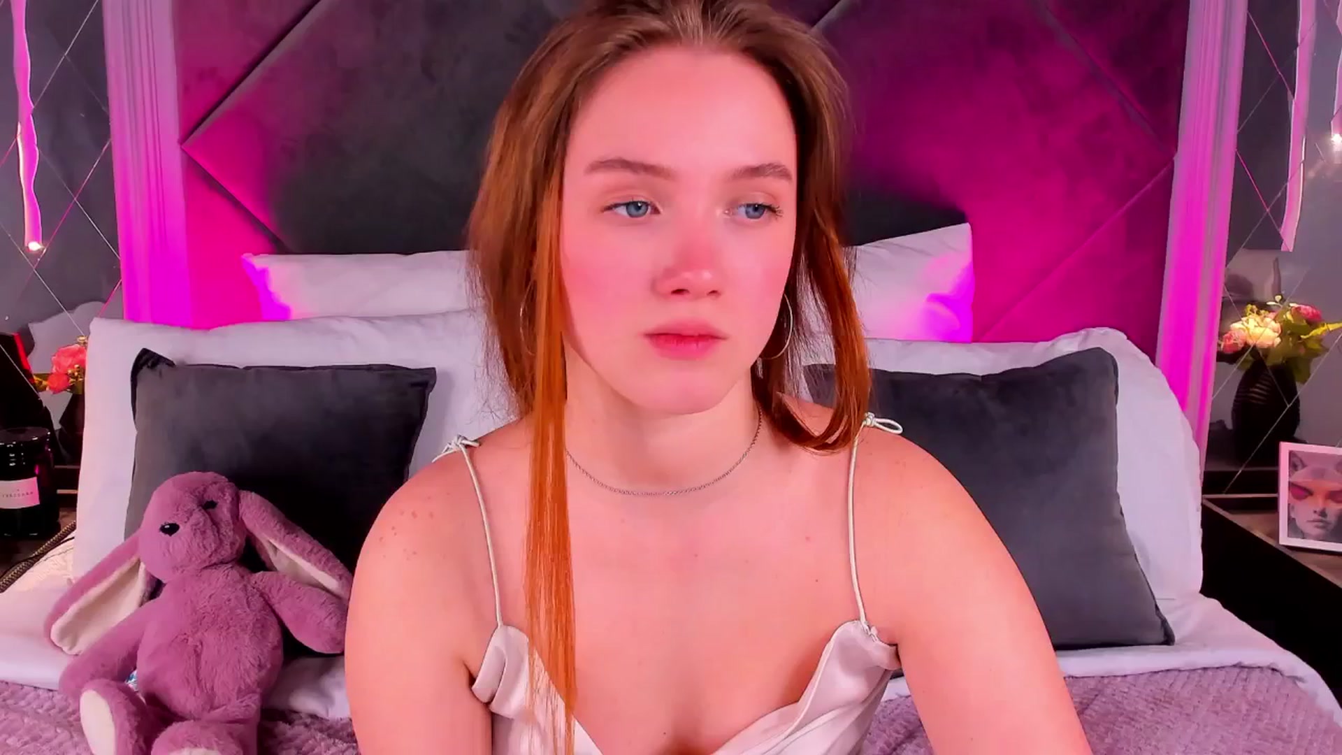 Gallery image thumbnail from Beatrizz's myfreecams stream on, 04/16/2026, 13:17 image 5 of 20