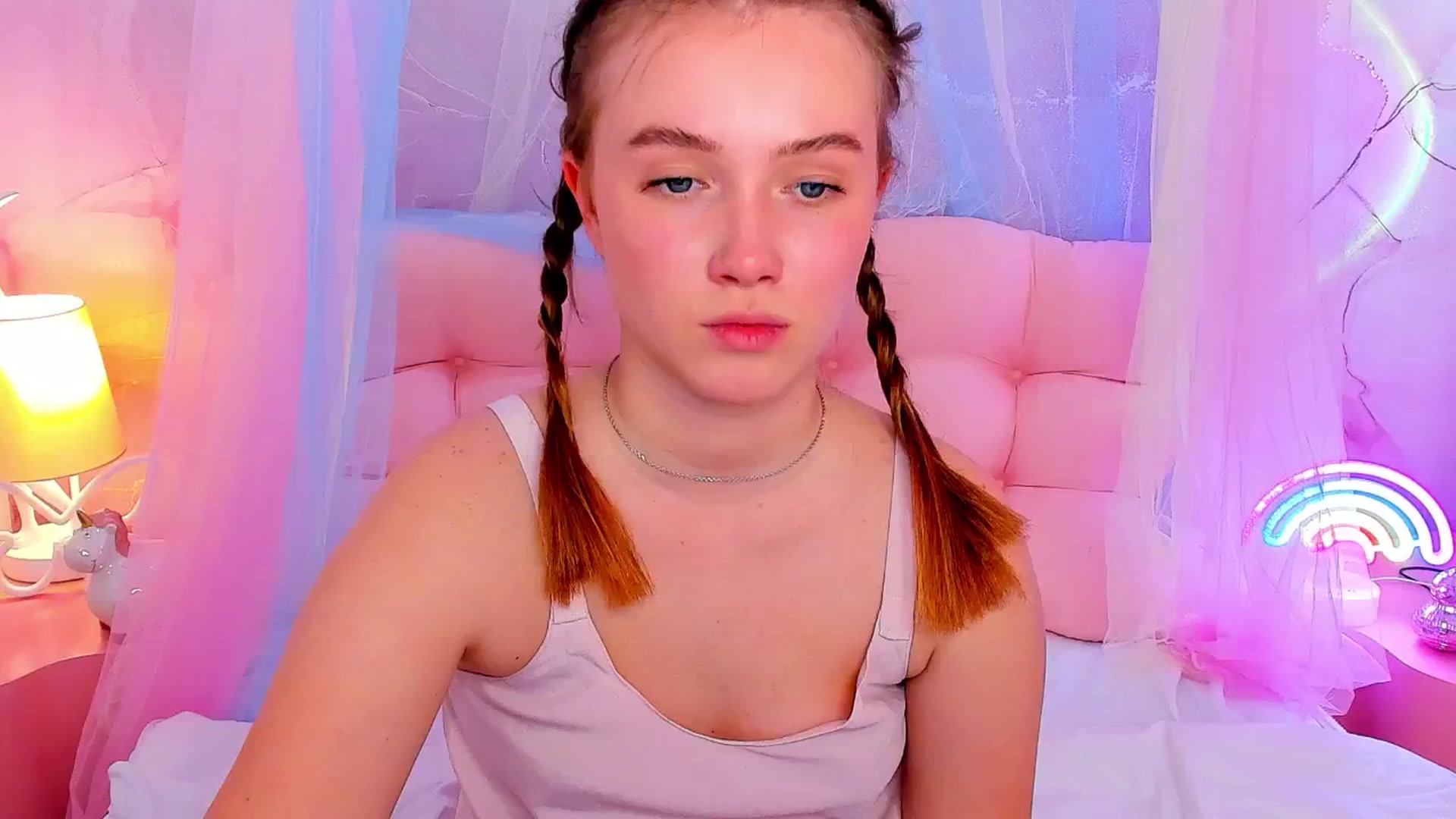 Gallery image thumbnail from Beatrizz's myfreecams stream on, 04/19/2026, 10:22 image 12 of 20