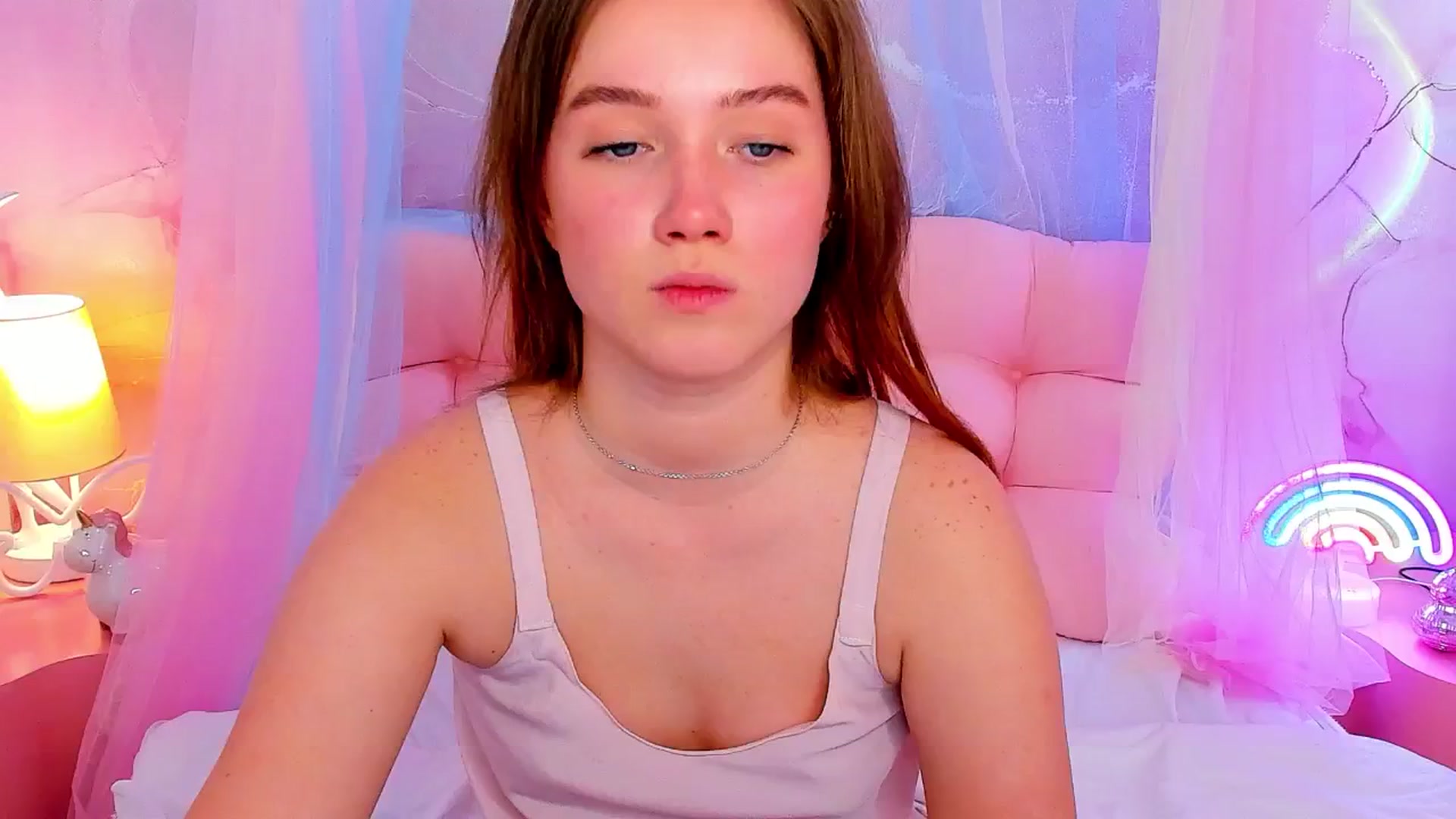 Gallery image thumbnail from Beatrizz's myfreecams stream on, 04/19/2026, 10:22 image 3 of 20