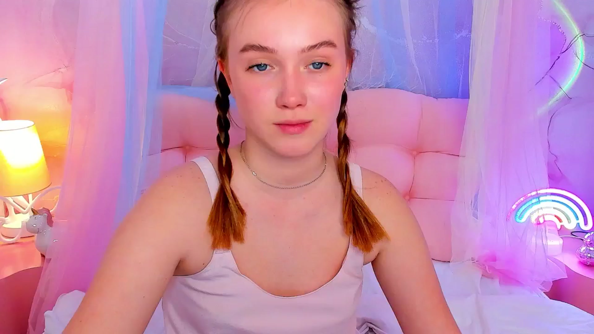 Gallery image thumbnail from Beatrizz's myfreecams stream on, 04/19/2026, 10:22 image 15 of 20