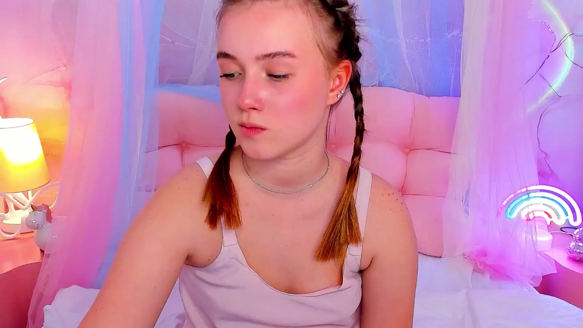 Gallery image thumbnail from Beatrizz's myfreecams stream on, 04/19/2026, 10:22 image 11 of 20