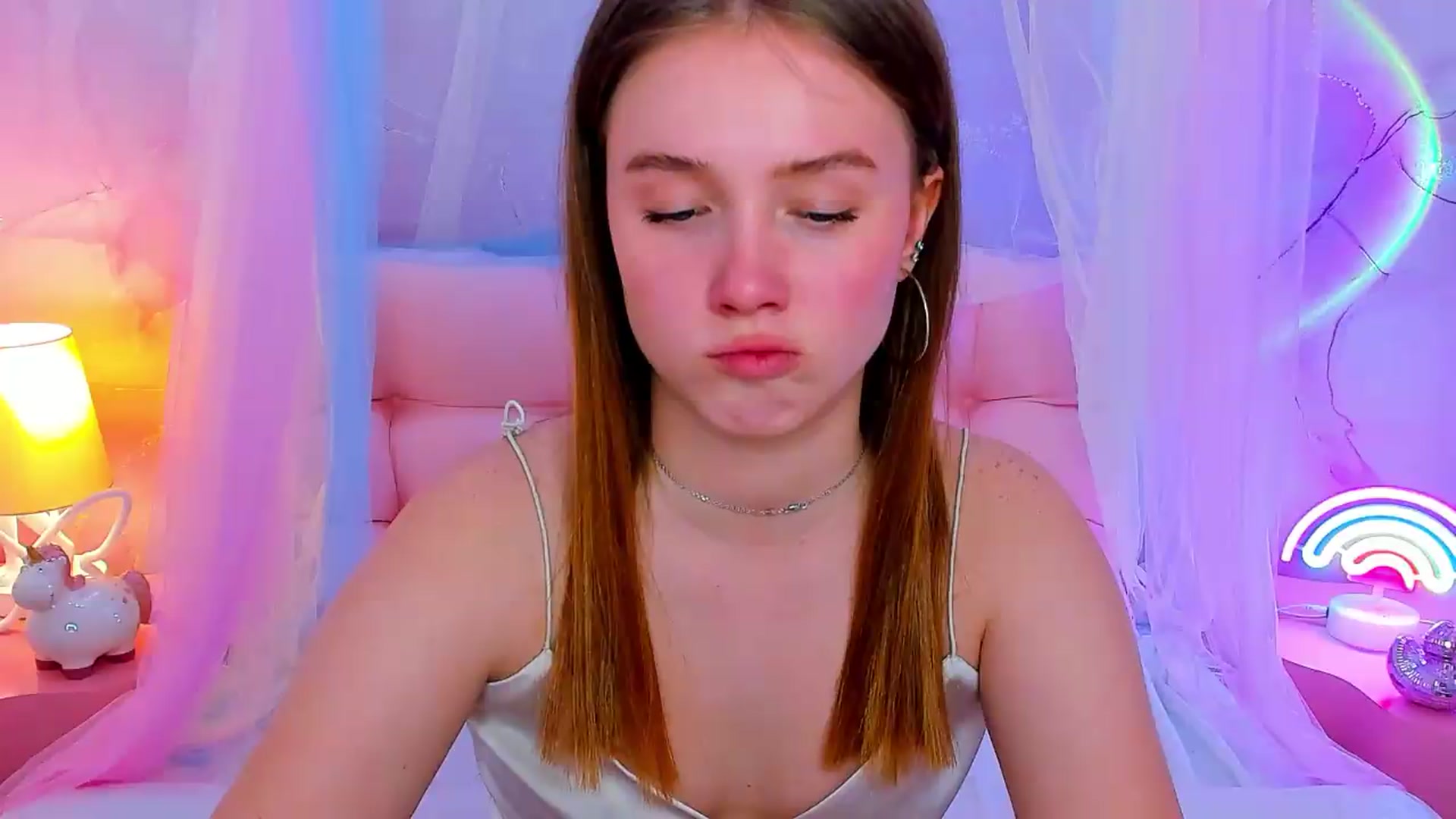 Gallery image thumbnail from Beatrizz's myfreecams stream on, 05/05/2026, 13:16 image 14 of 20