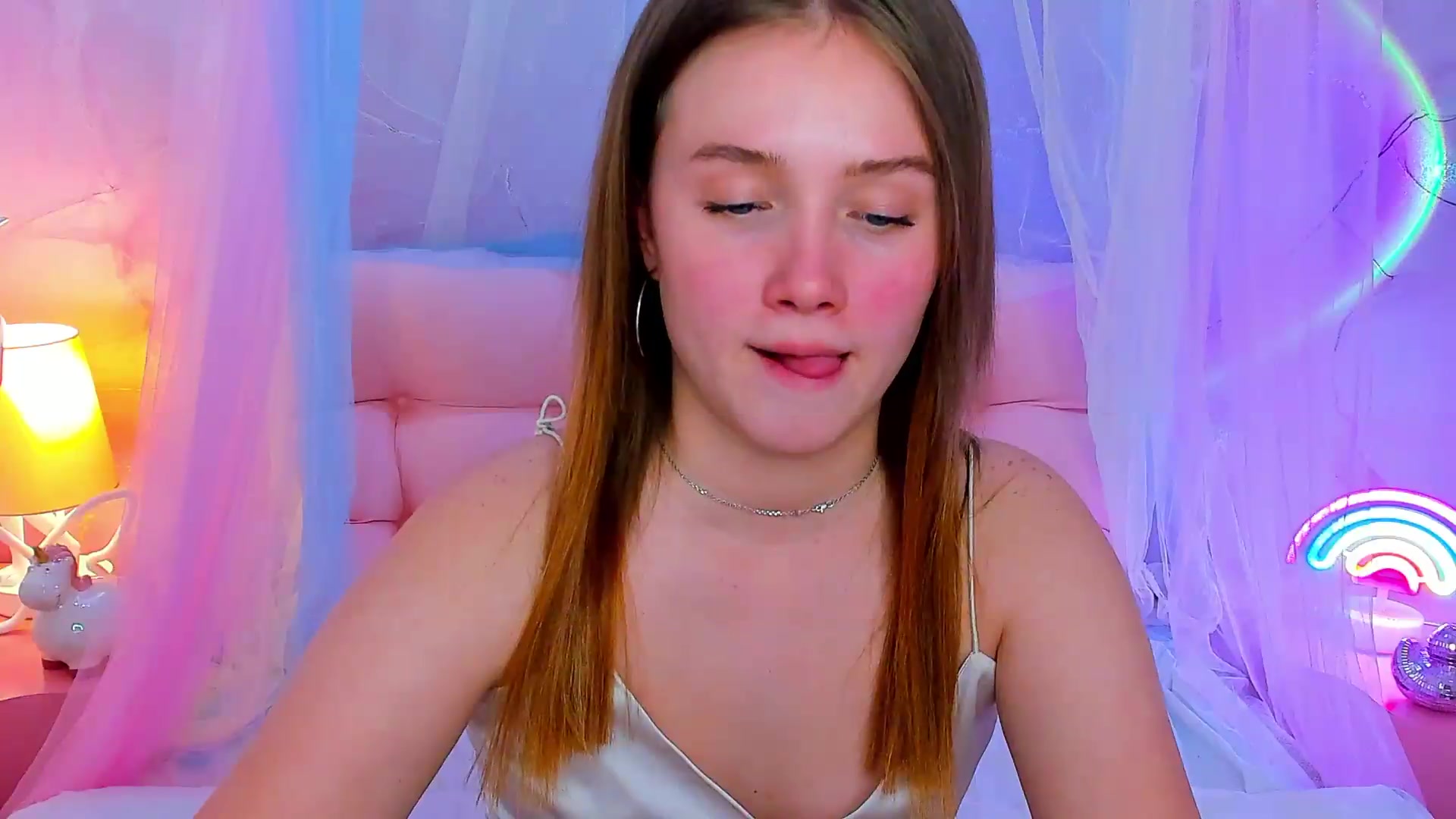 Gallery image thumbnail from Beatrizz's myfreecams stream on, 05/05/2026, 15:24 image 4 of 20