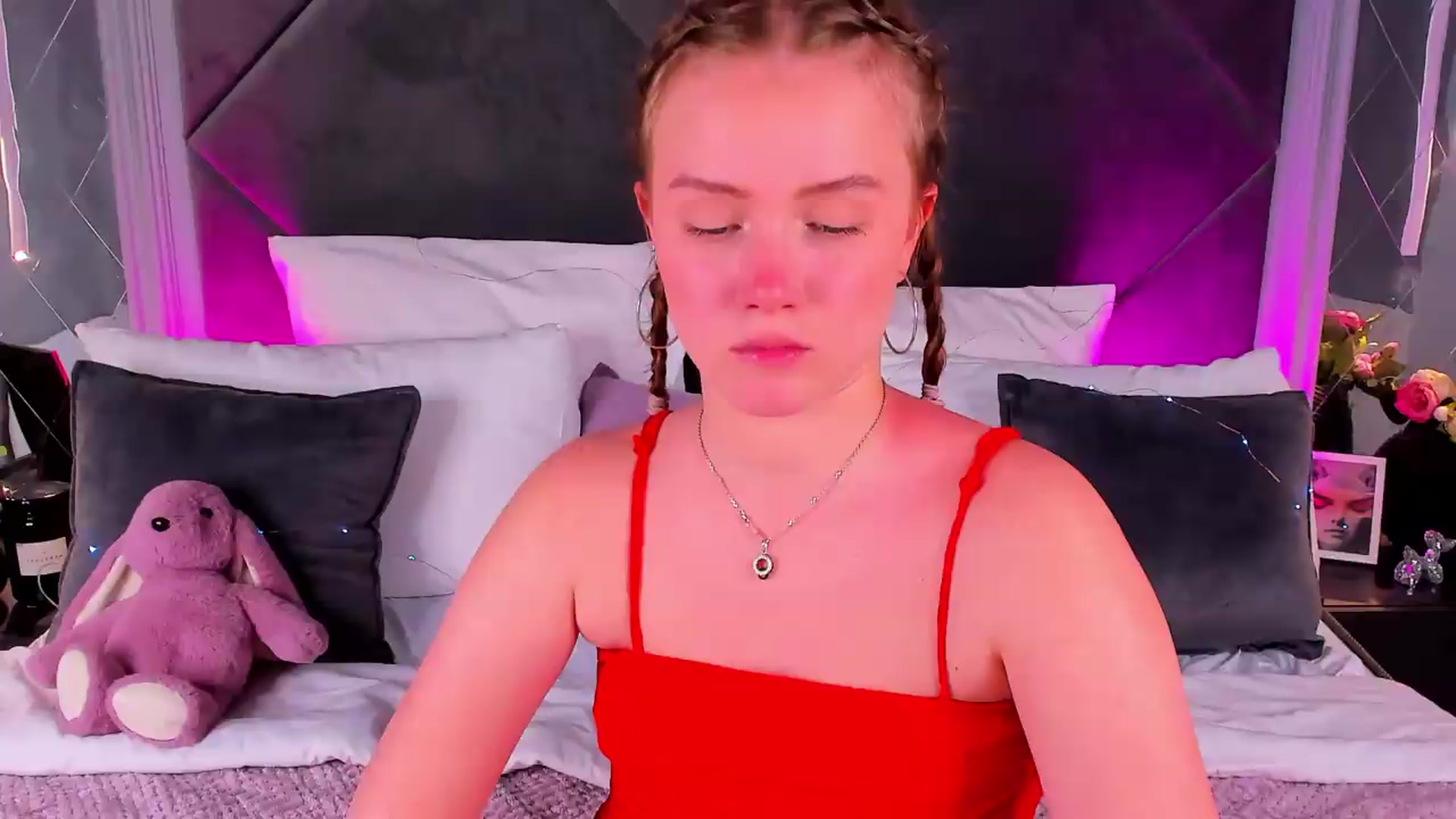 Gallery image thumbnail from Beatrizz's myfreecams stream on, 05/07/2026, 17:13 image 19 of 20