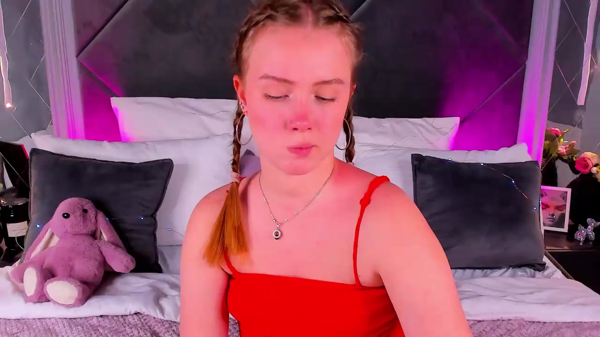 Gallery image thumbnail from Beatrizz's myfreecams stream on, 05/07/2026, 17:13 image 17 of 20