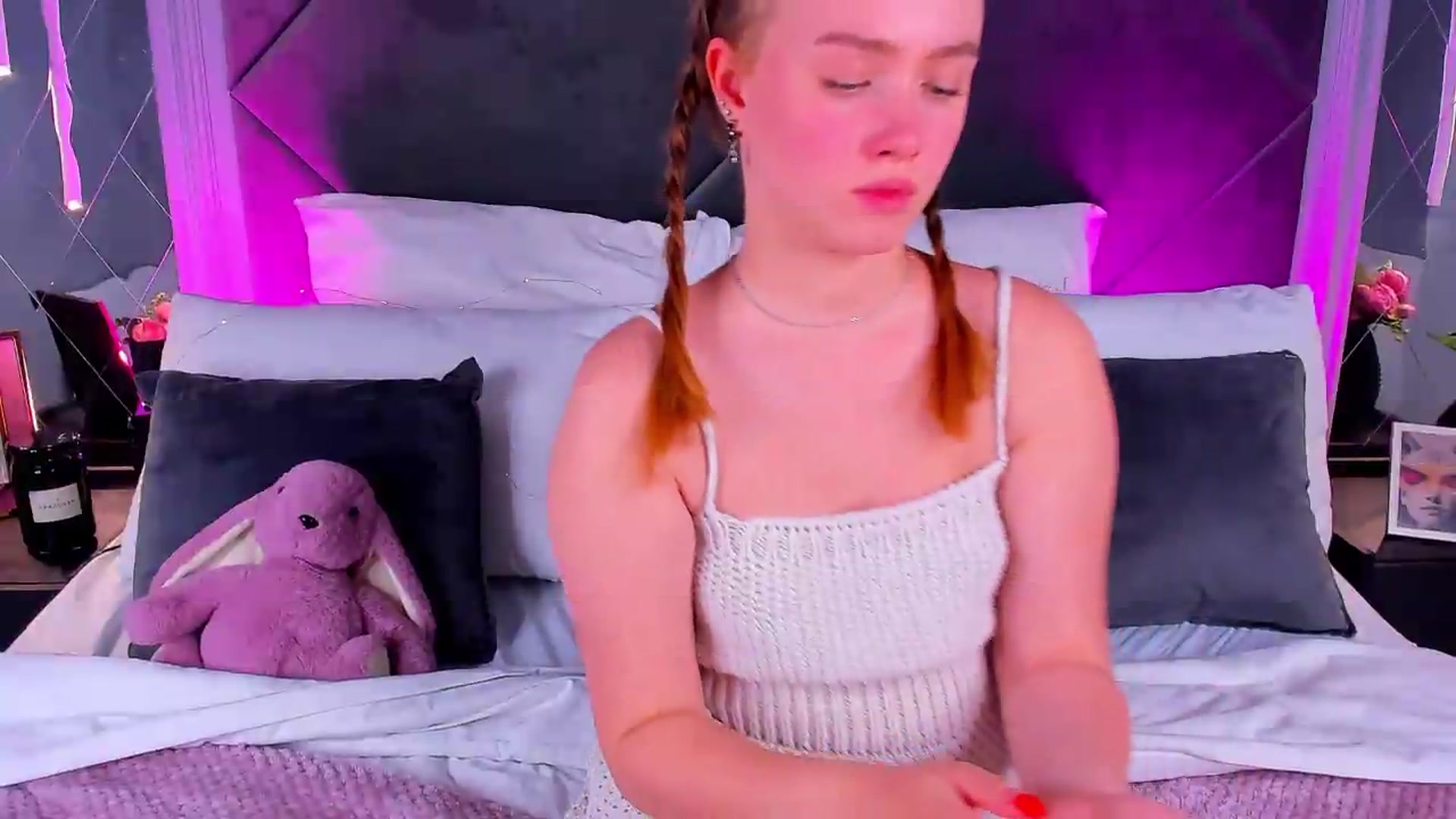 Gallery image thumbnail from Beatrizz's myfreecams stream on, 05/14/2026, 16:01 image 16 of 20