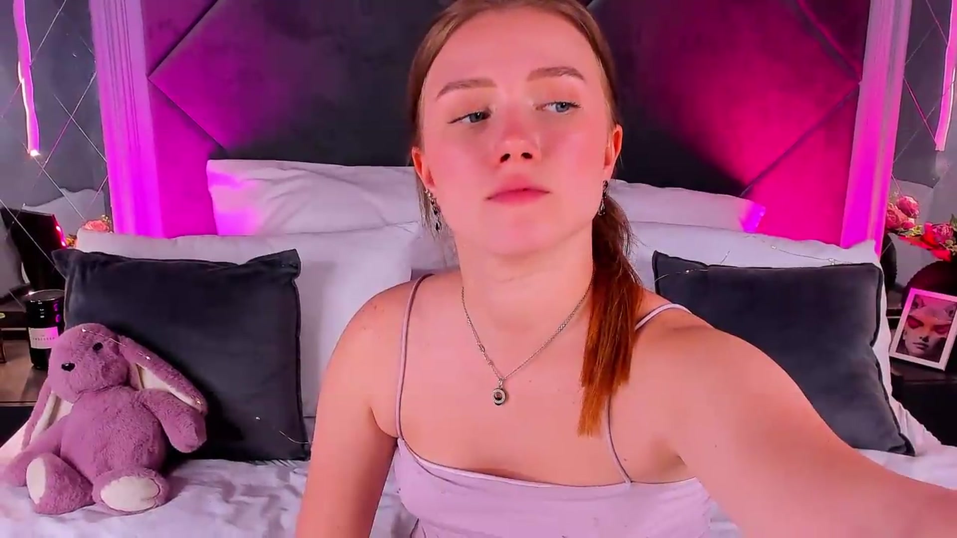 Gallery image thumbnail from Beatrizz's myfreecams stream on, 05/21/2026, 18:09 image 18 of 20