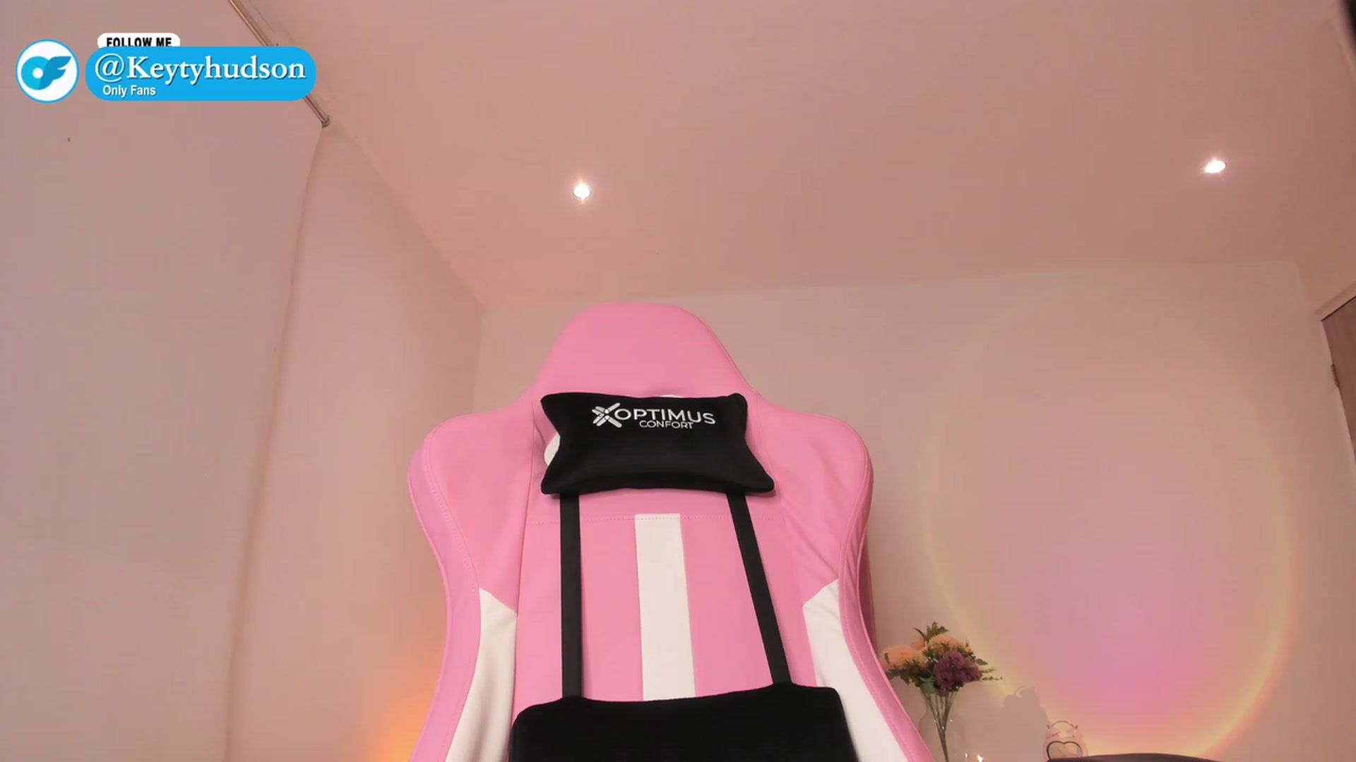 Gallery image thumbnail from BeautyAngel18's myfreecams stream on, 08/23/2023, 03:04 image 3 of 20