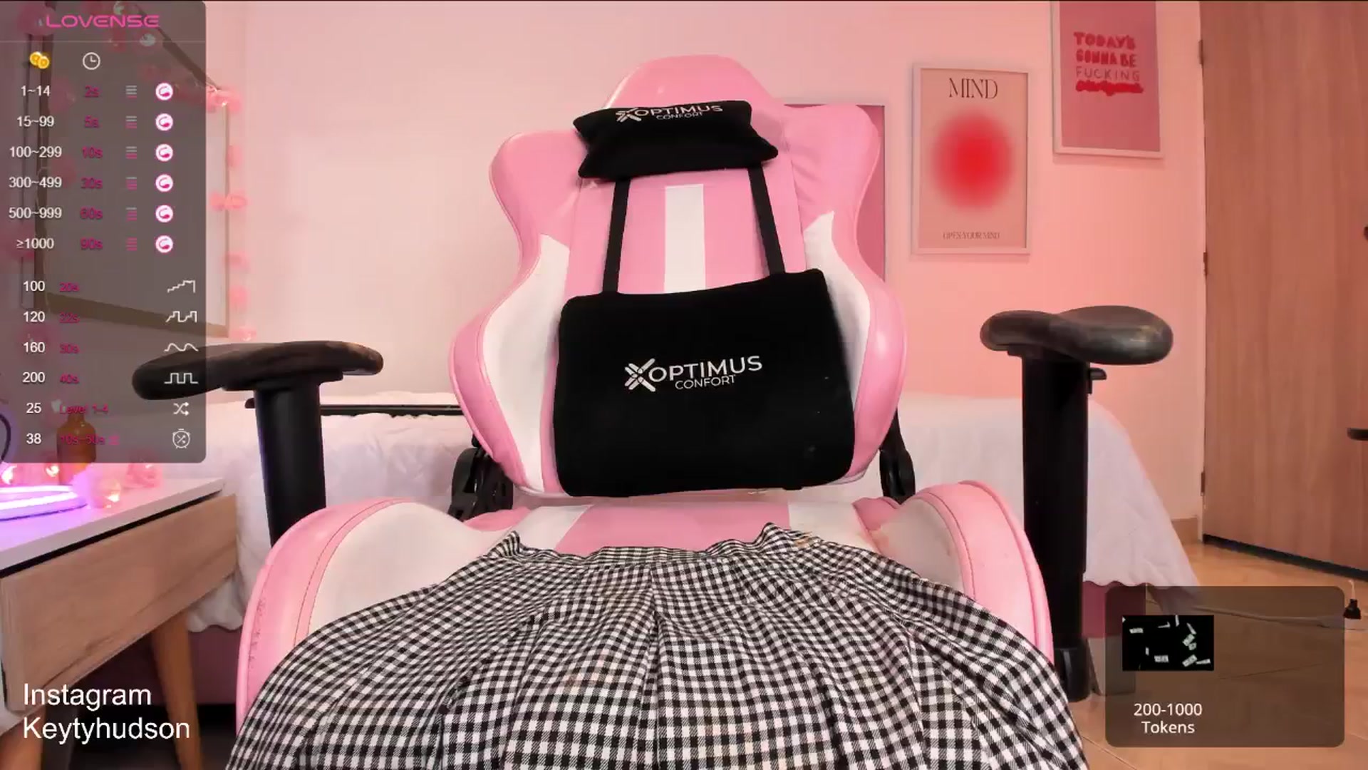 Gallery image thumbnail from BeautyAngel18's myfreecams stream on, 04/28/2024, 08:06 image 9 of 20
