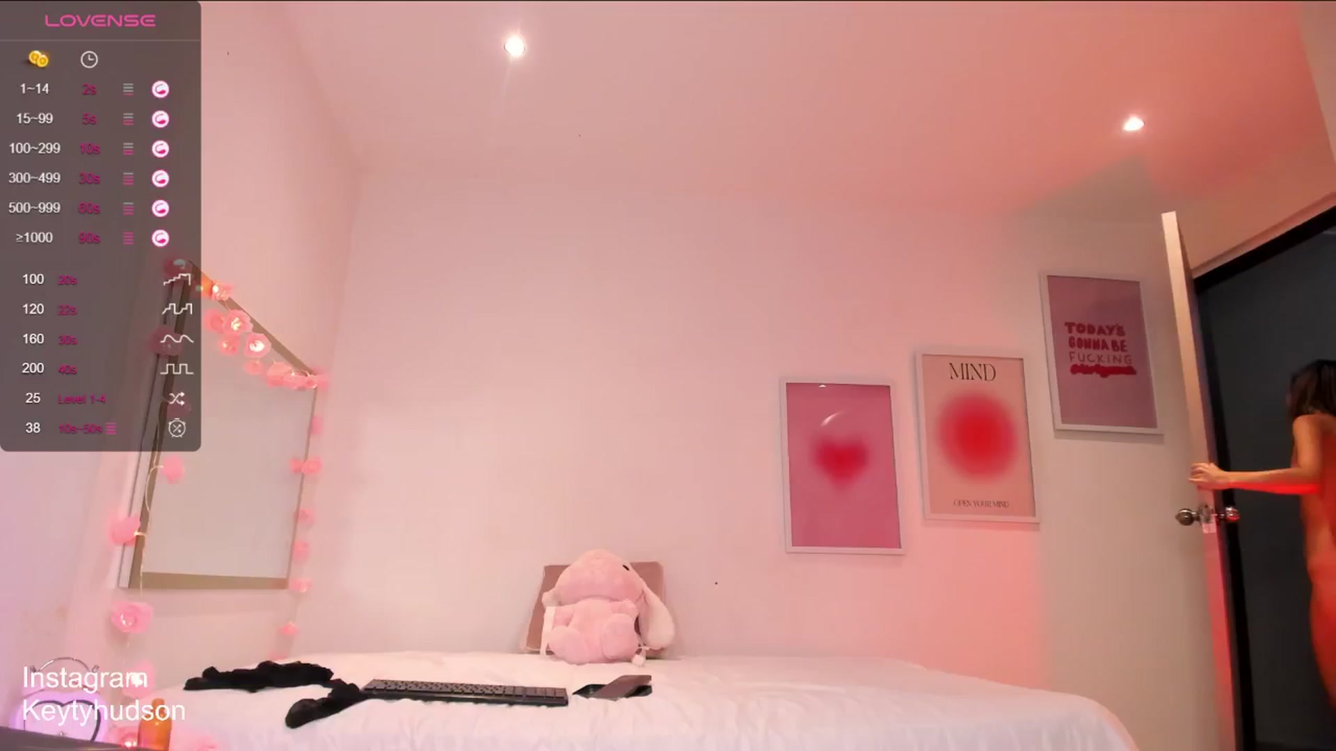 Gallery image thumbnail from BeautyAngel18's myfreecams stream on, 04/28/2024, 08:06 image 17 of 20