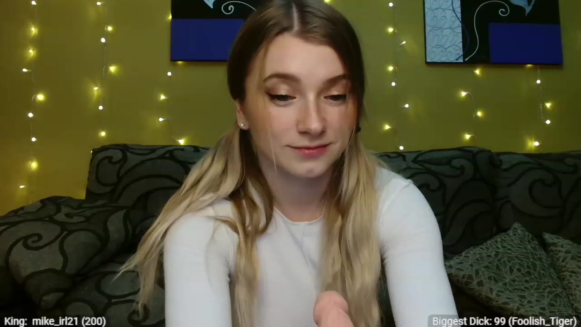 Gallery image thumbnail from Beauty_Milana's myfreecams stream on, 12/30/2022, 18:11 image 14 of 20