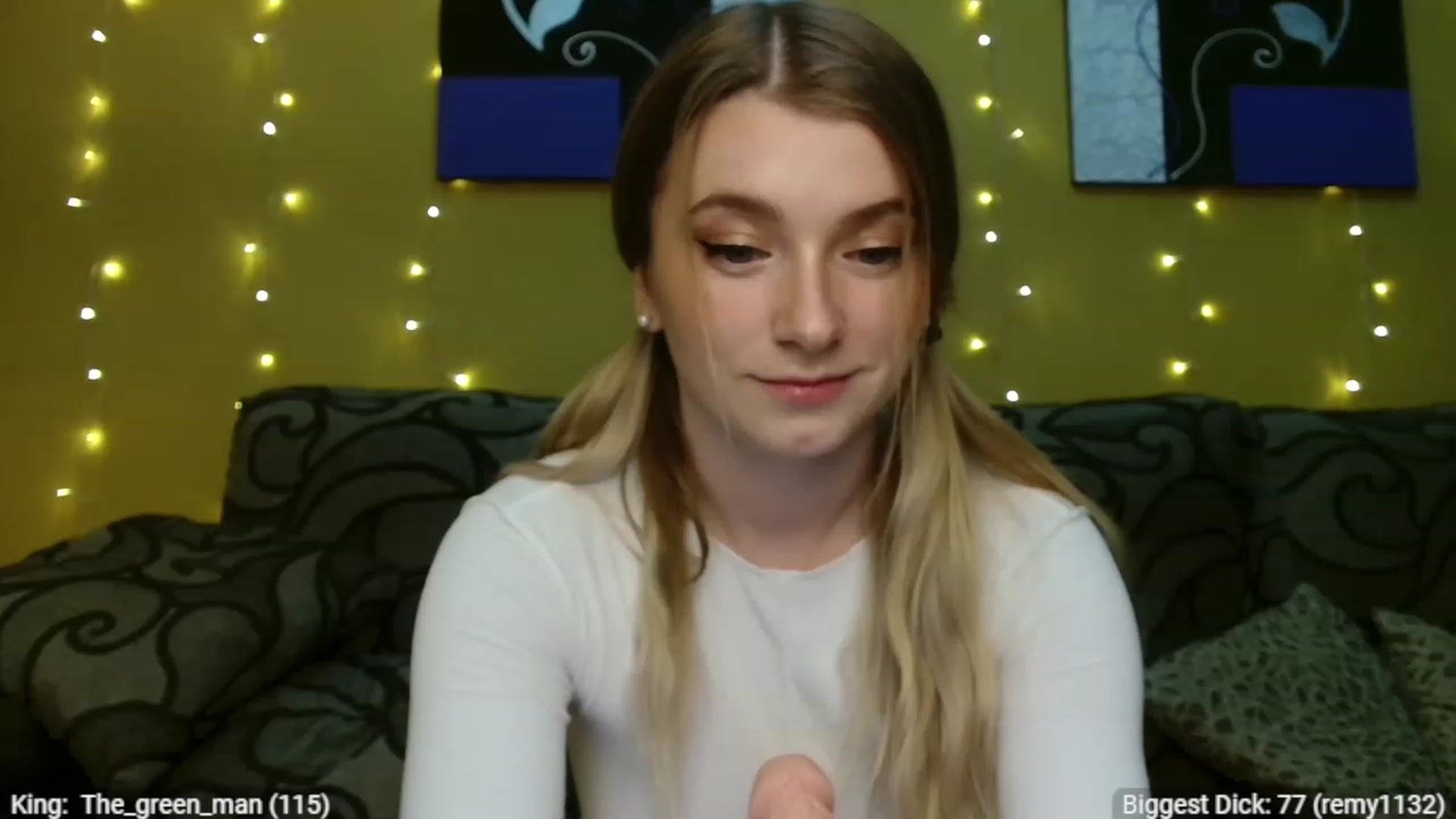 Gallery image thumbnail from Beauty_Milana's myfreecams stream on, 12/30/2022, 18:11 image 6 of 20