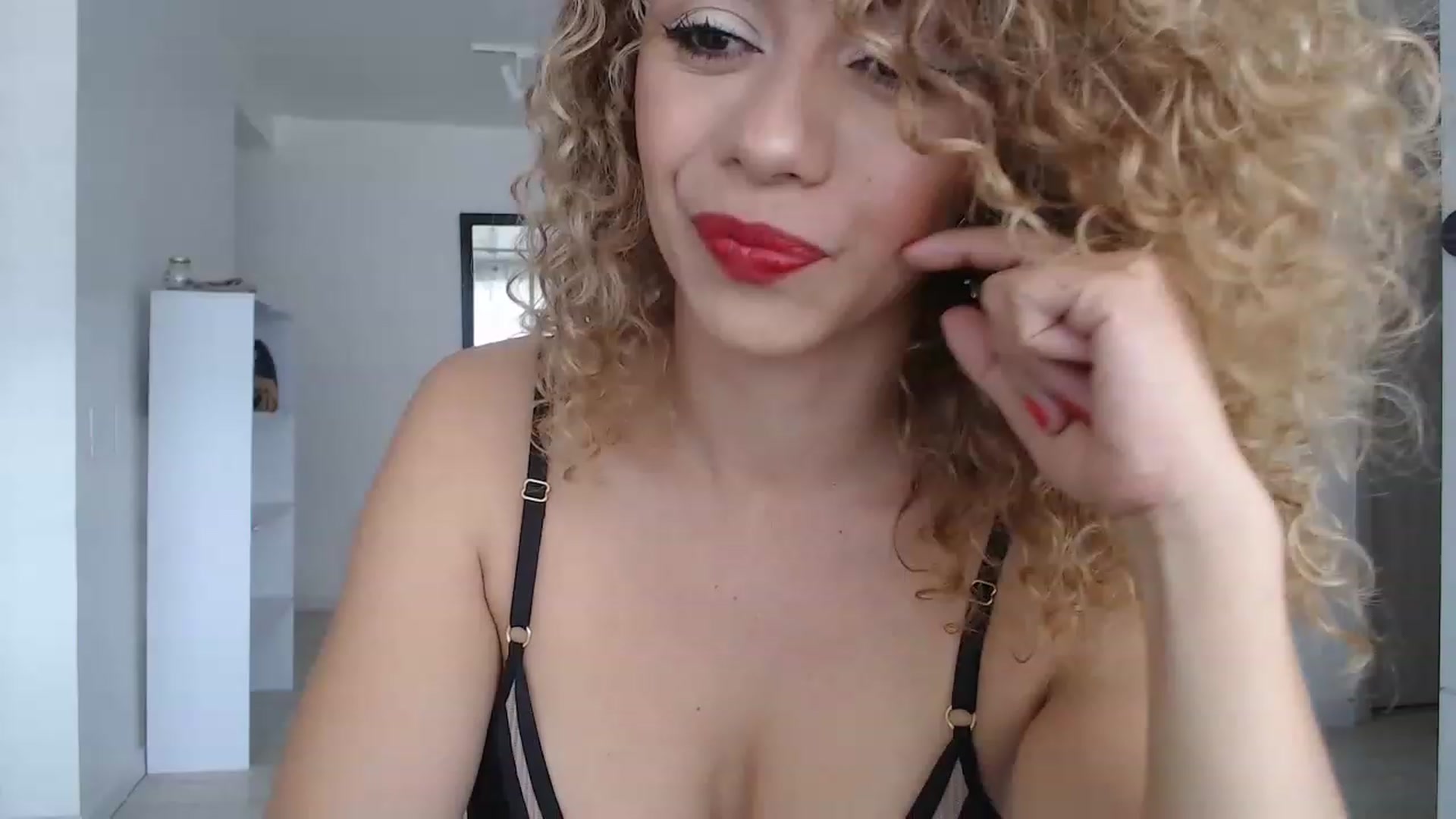 Gallery image thumbnail from Beauty_online's myfreecams stream on, 11/25/2022, 17:26 image 13 of 20