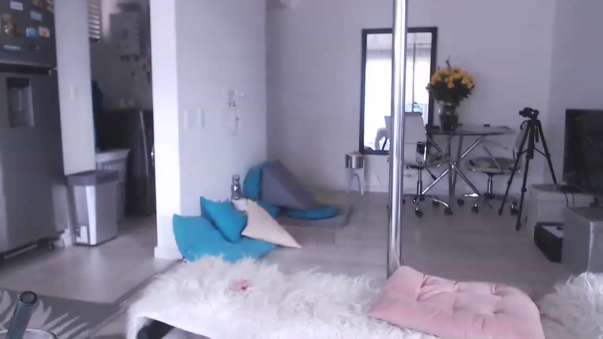 Gallery image thumbnail from Beauty_online's myfreecams stream on, 12/25/2022, 20:43 image 13 of 20