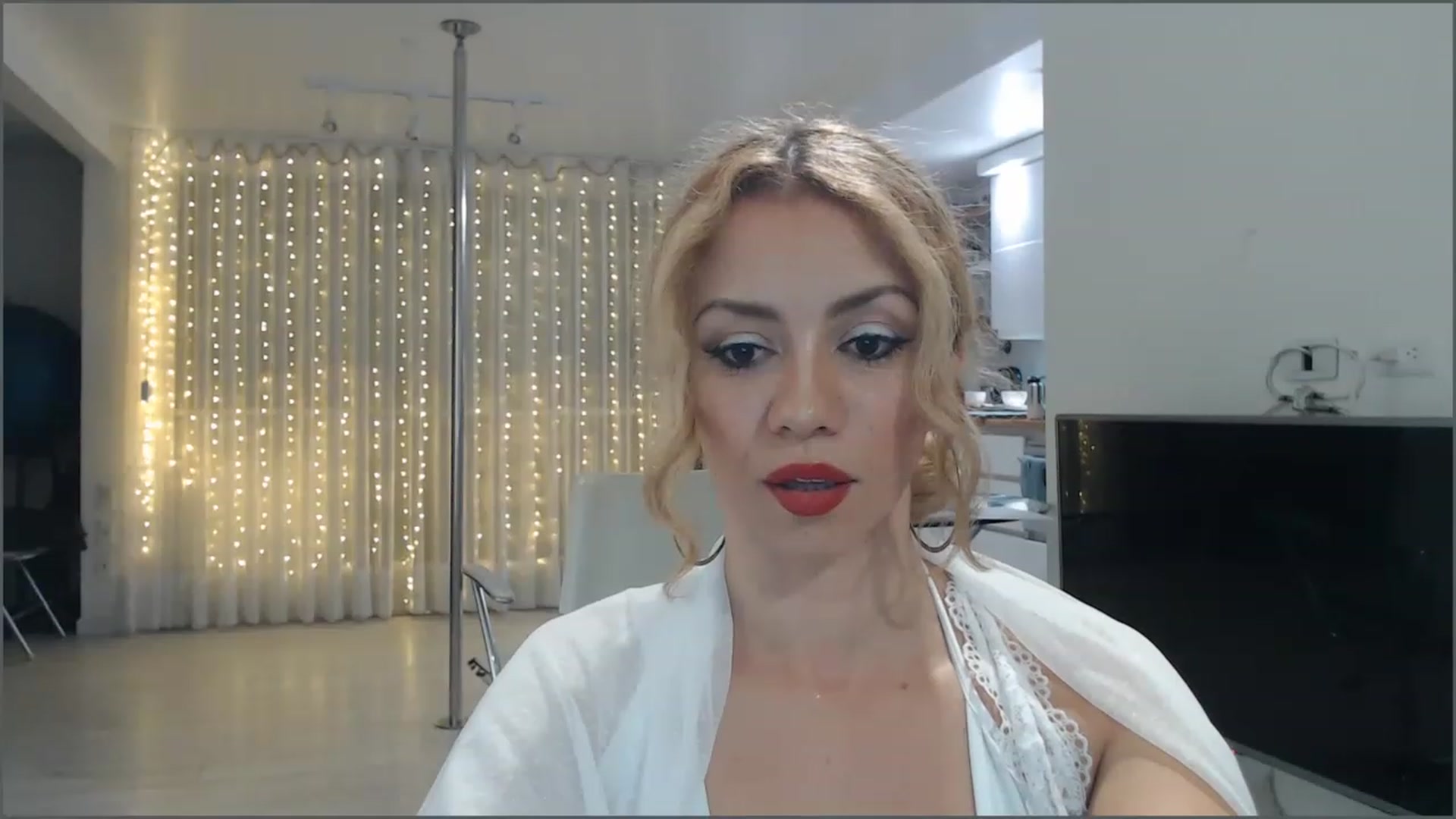 Gallery image thumbnail from Beauty_online's myfreecams stream on, 01/20/2023, 02:27 image 17 of 20