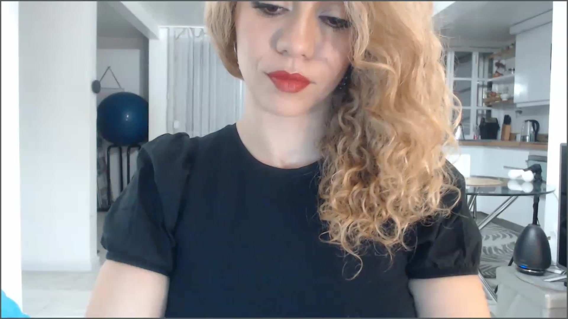 Gallery image thumbnail from Beauty_online's myfreecams stream on, 01/27/2023, 24:41 image 11 of 20
