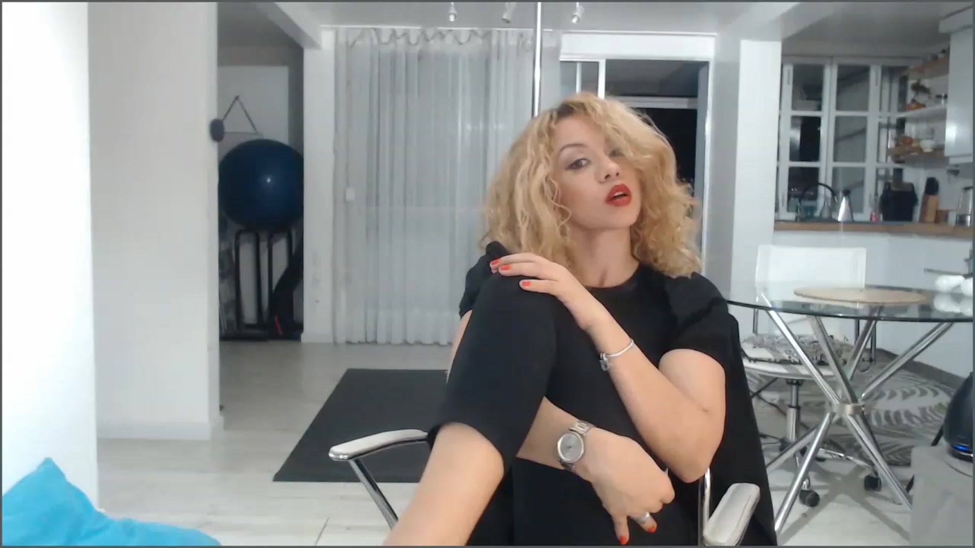Gallery image thumbnail from Beauty_online's myfreecams stream on, 01/27/2023, 01:46 image 6 of 20