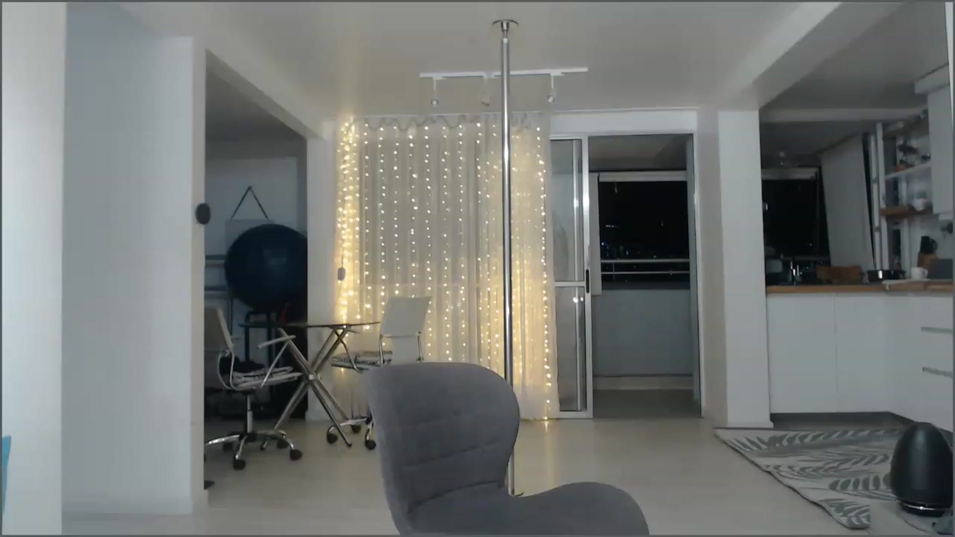 Gallery image thumbnail from Beauty_online's myfreecams stream on, 02/08/2023, 24:48 image 17 of 20