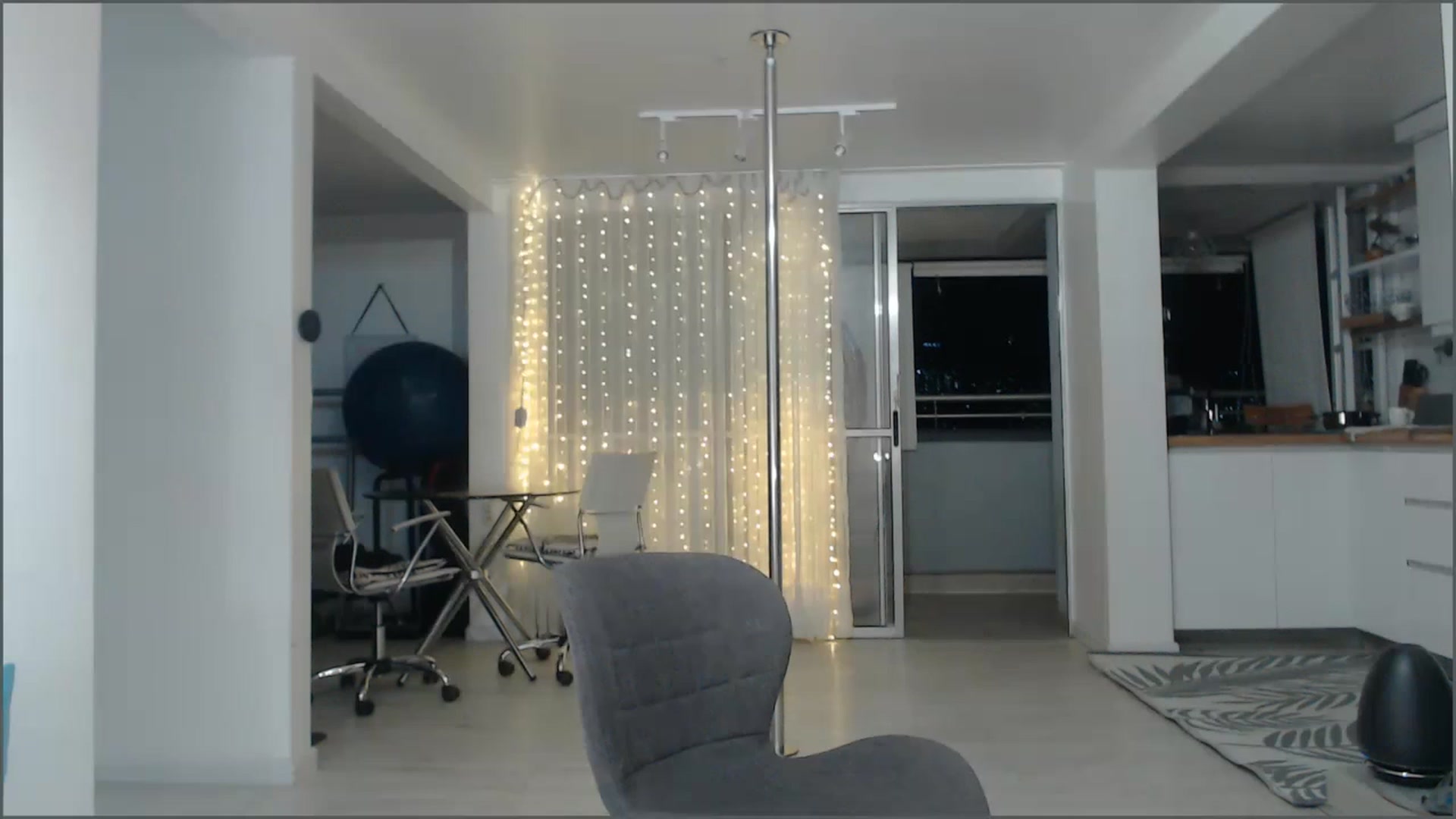 Gallery image thumbnail from Beauty_online's myfreecams stream on, 02/08/2023, 24:48 image 14 of 20