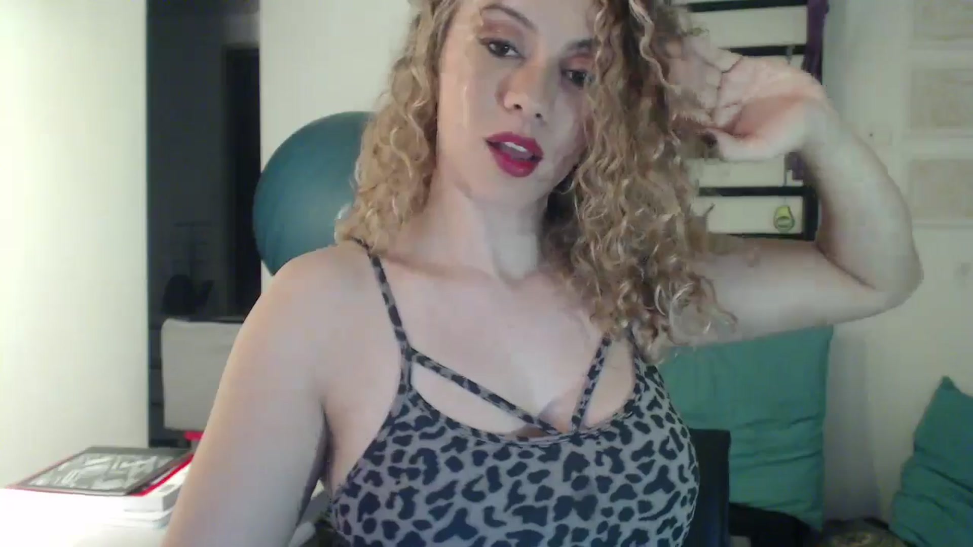Gallery image thumbnail from Beauty_online's myfreecams stream on, 05/14/2024, 24:00 image 2 of 20