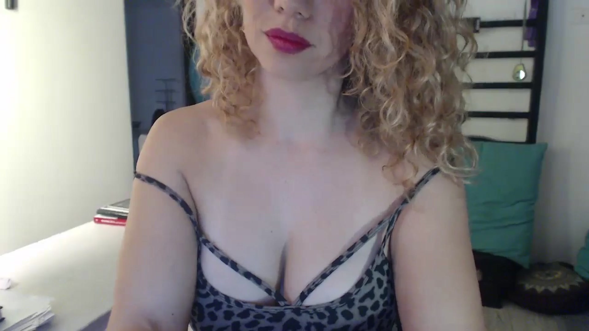 Gallery image thumbnail from Beauty_online's myfreecams stream on, 05/14/2024, 01:51 image 4 of 20