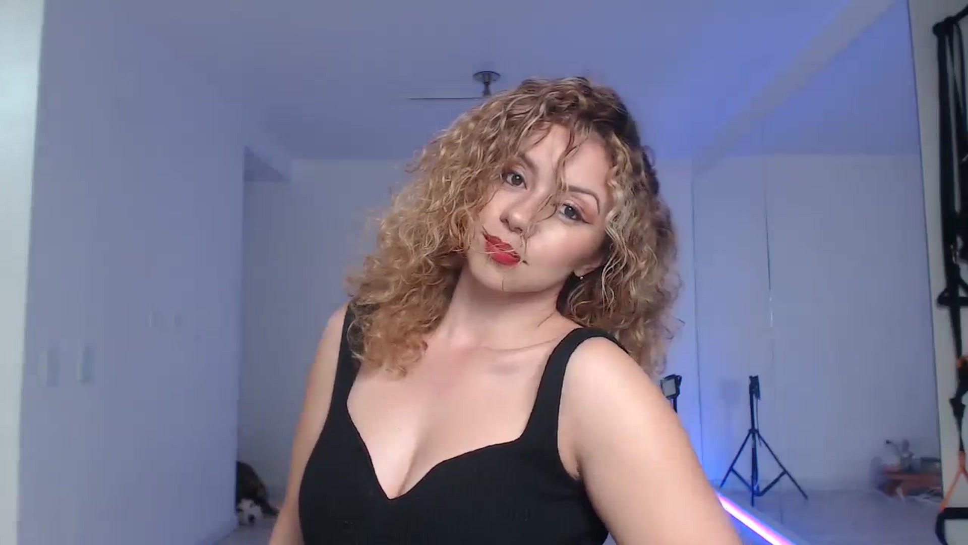 Gallery image thumbnail from Beauty_online's myfreecams stream on, 06/05/2024, 24:00 image 2 of 20