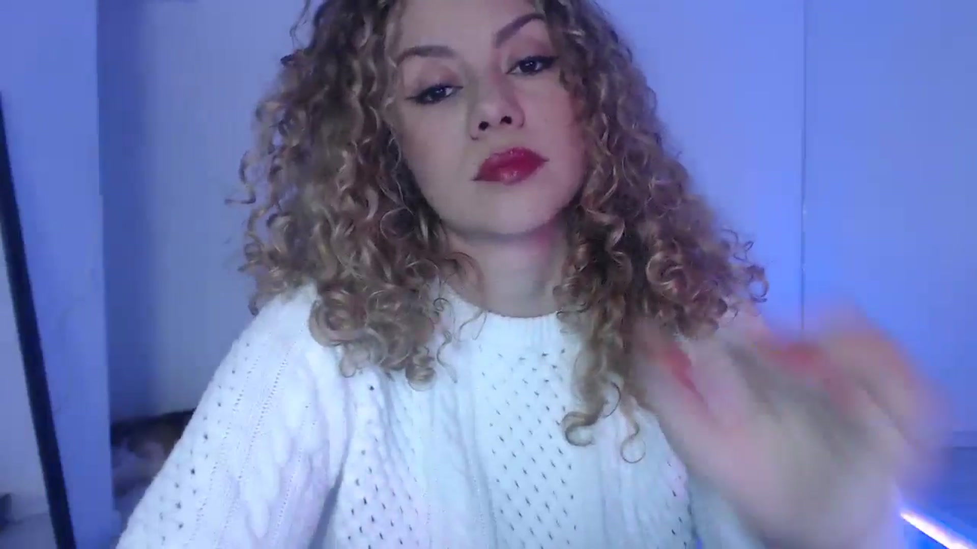 Gallery image thumbnail from Beauty_online's myfreecams stream on, 06/19/2024, 22:24 image 6 of 20