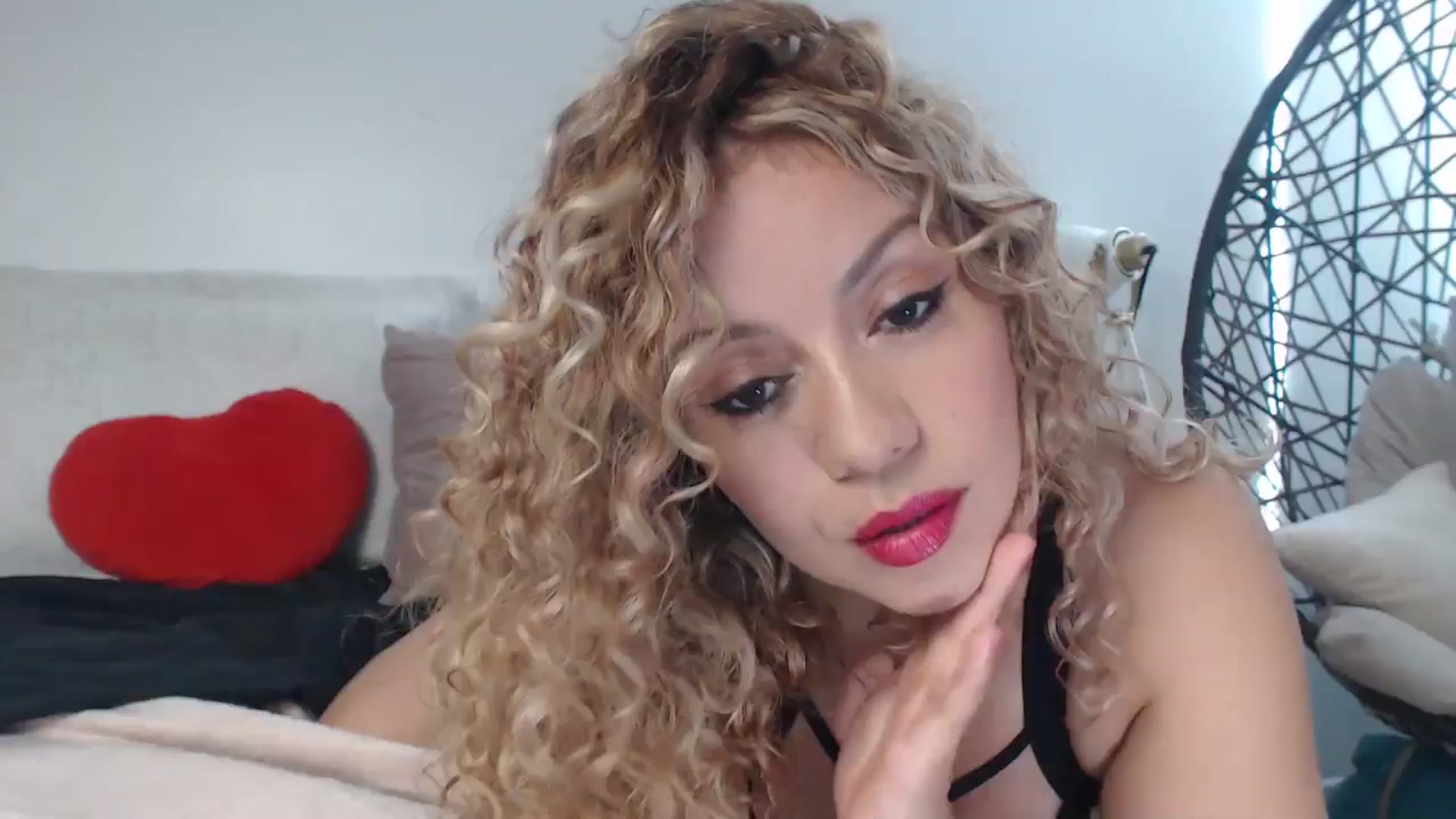 Gallery image thumbnail from Beauty_online's myfreecams stream on, 07/01/2024, 20:16 image 9 of 20