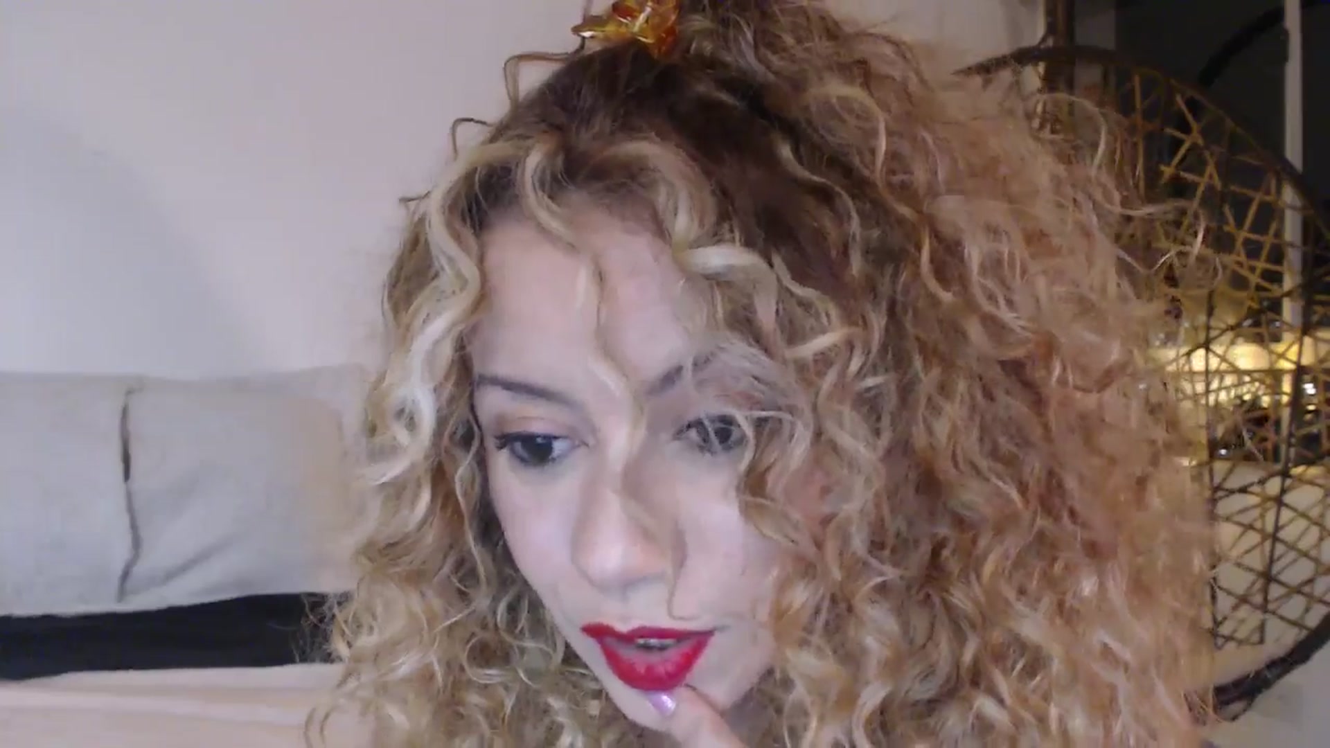 Gallery image thumbnail from Beauty_online's myfreecams stream on, 07/05/2024, 02:40 image 12 of 20