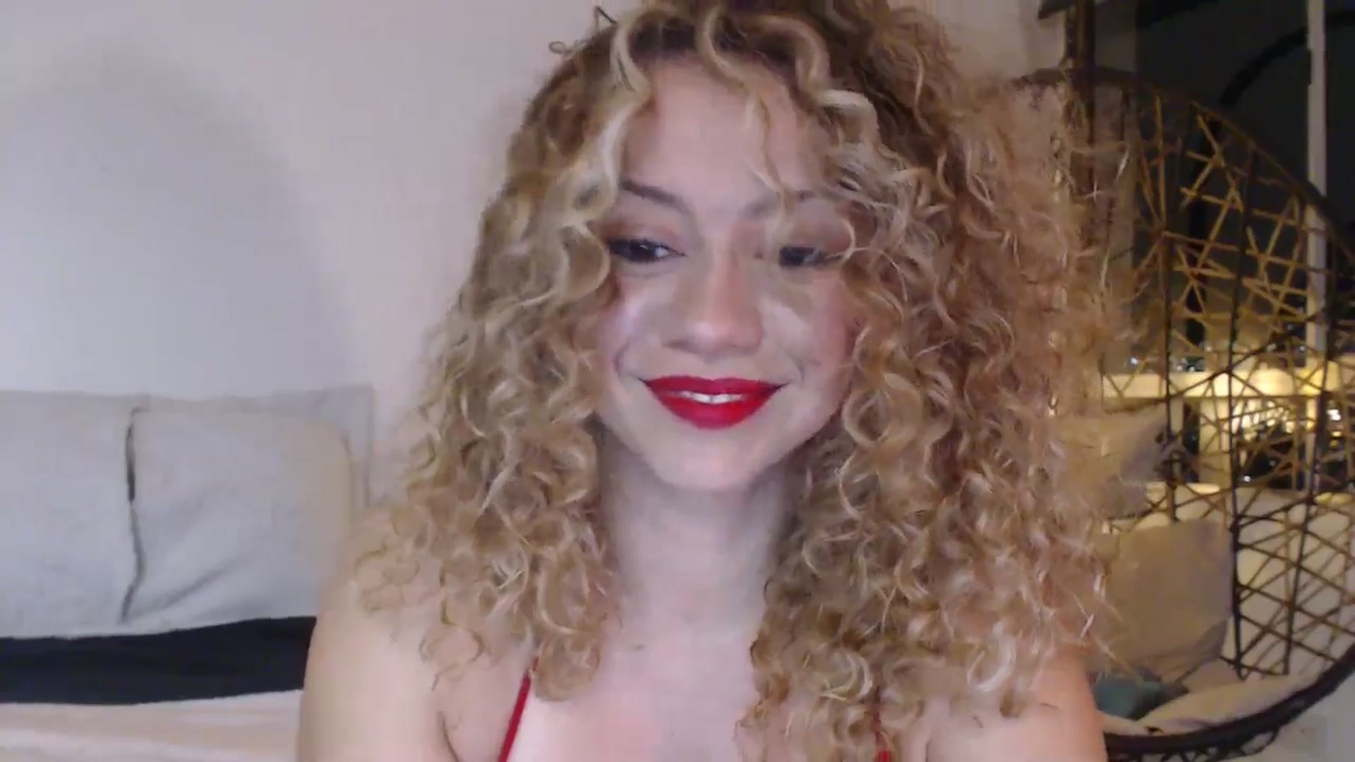 Gallery image thumbnail from Beauty_online's myfreecams stream on, 07/05/2024, 02:40 image 18 of 20