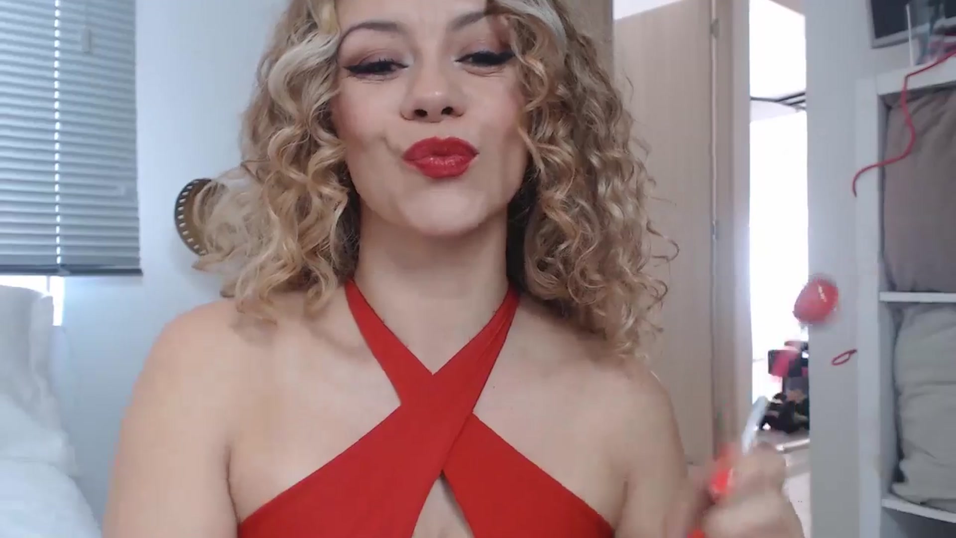 Gallery image thumbnail from Beauty_online's myfreecams stream on, 07/14/2024, 22:10 image 19 of 20