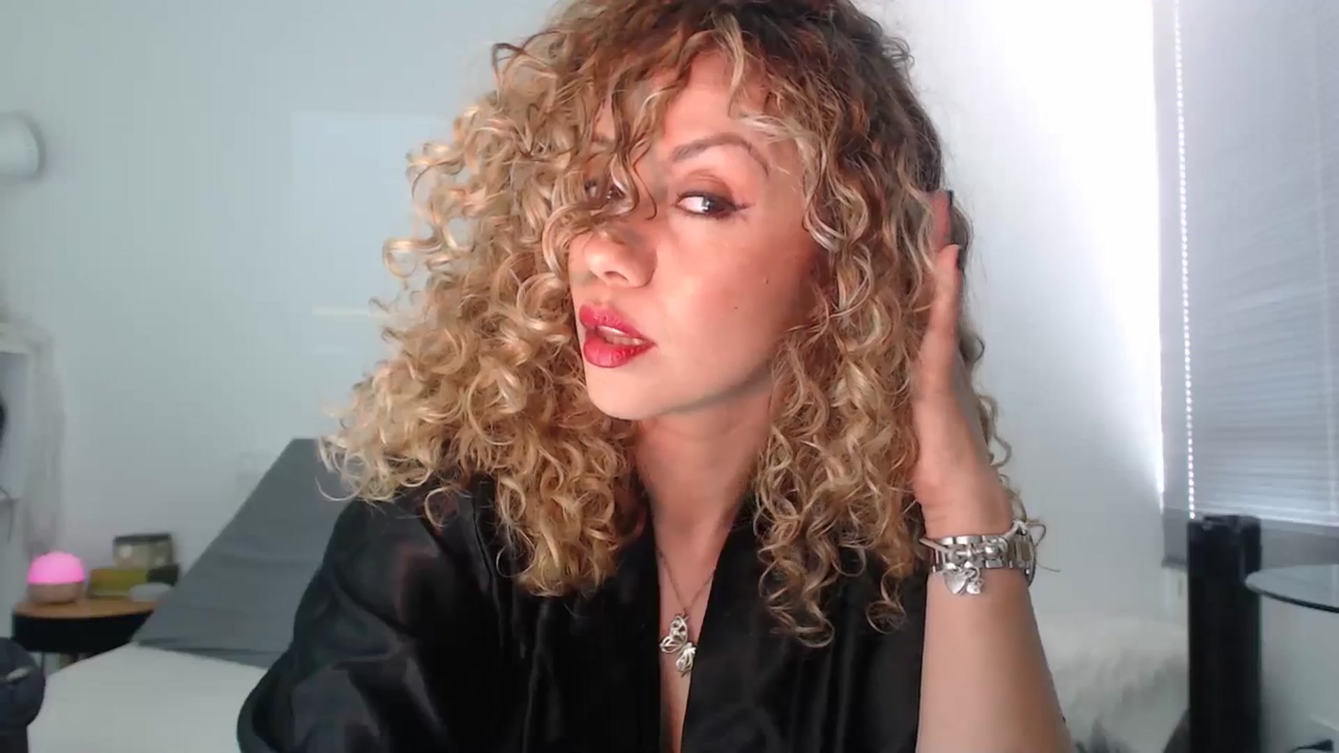 Gallery image thumbnail from Beauty_online's myfreecams stream on, 11/24/2024, 19:33 image 16 of 20