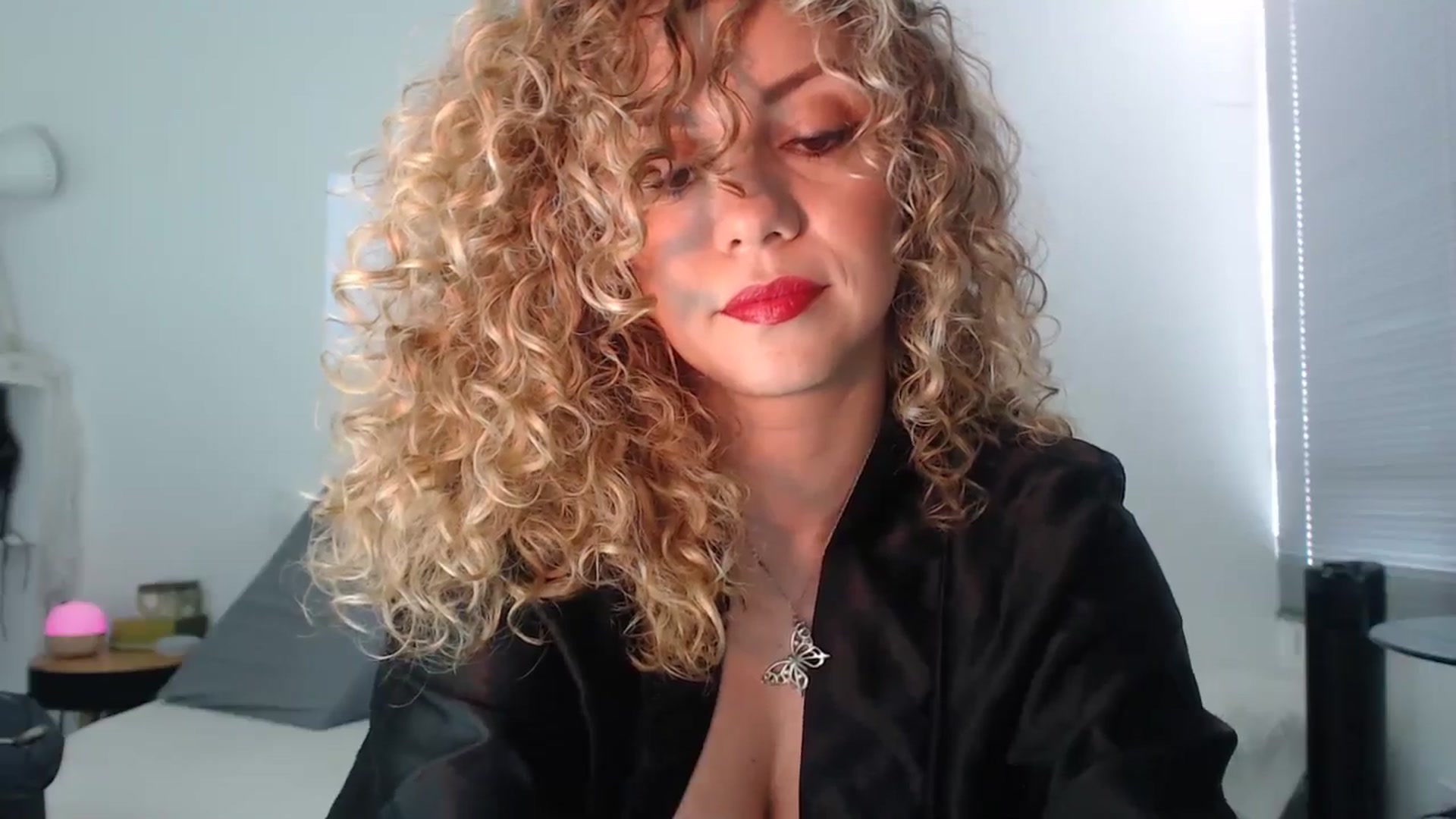 Gallery image thumbnail from Beauty_online's myfreecams stream on, 11/24/2024, 19:33 image 9 of 20