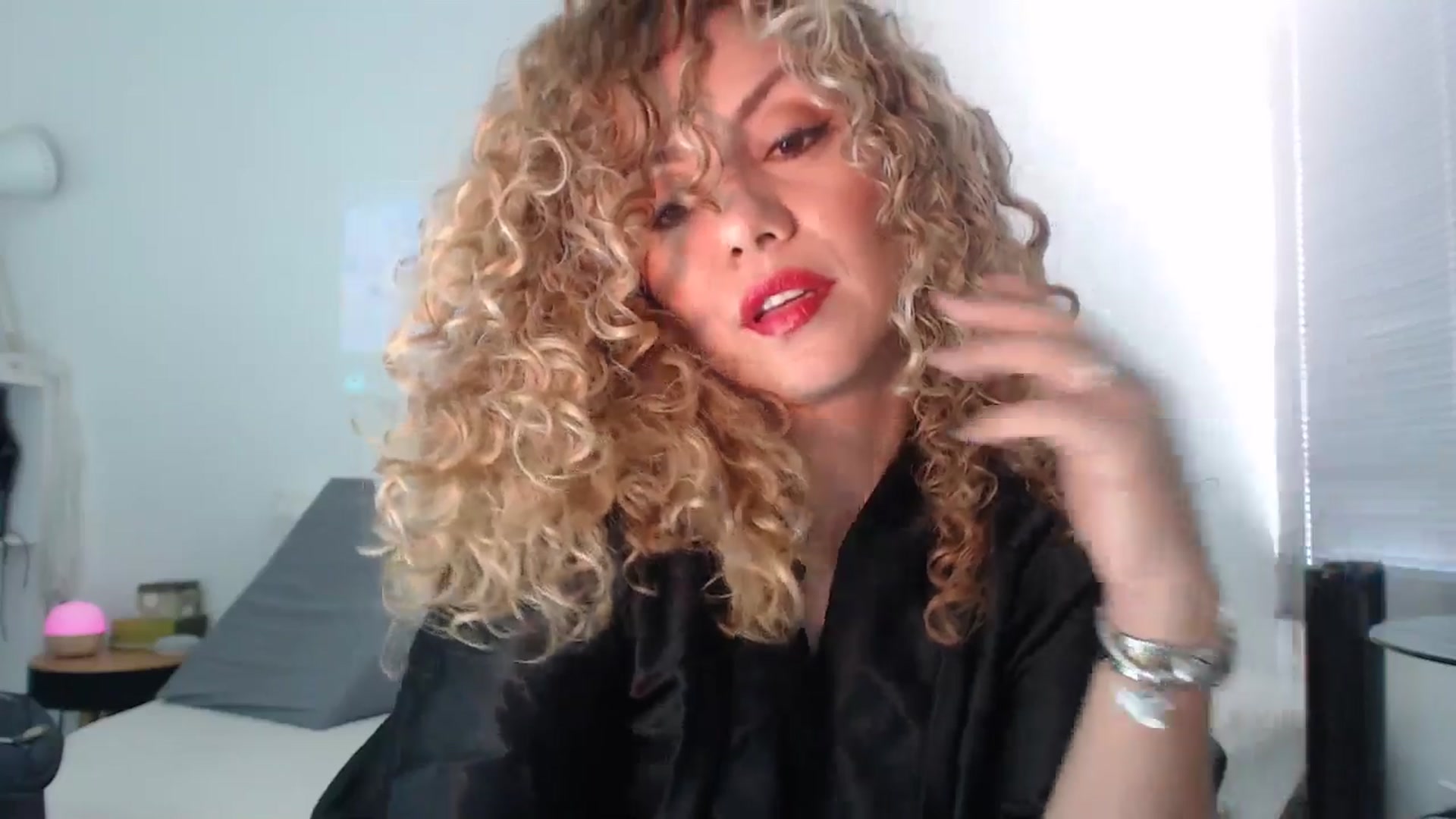 Gallery image thumbnail from Beauty_online's myfreecams stream on, 11/24/2024, 19:33 image 11 of 20