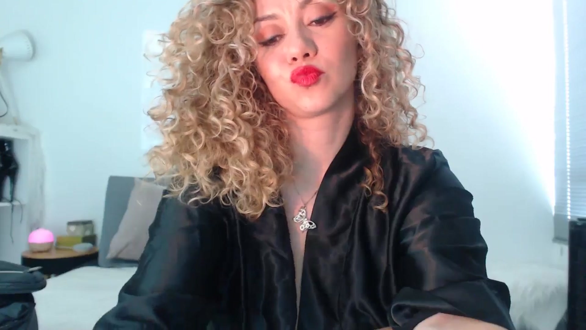 Gallery image thumbnail from Beauty_online's myfreecams stream on, 11/24/2024, 20:45 image 10 of 20