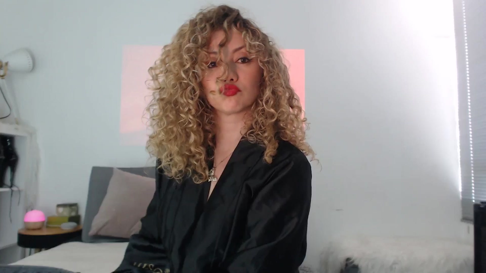 Gallery image thumbnail from Beauty_online's myfreecams stream on, 11/24/2024, 20:45 image 18 of 20