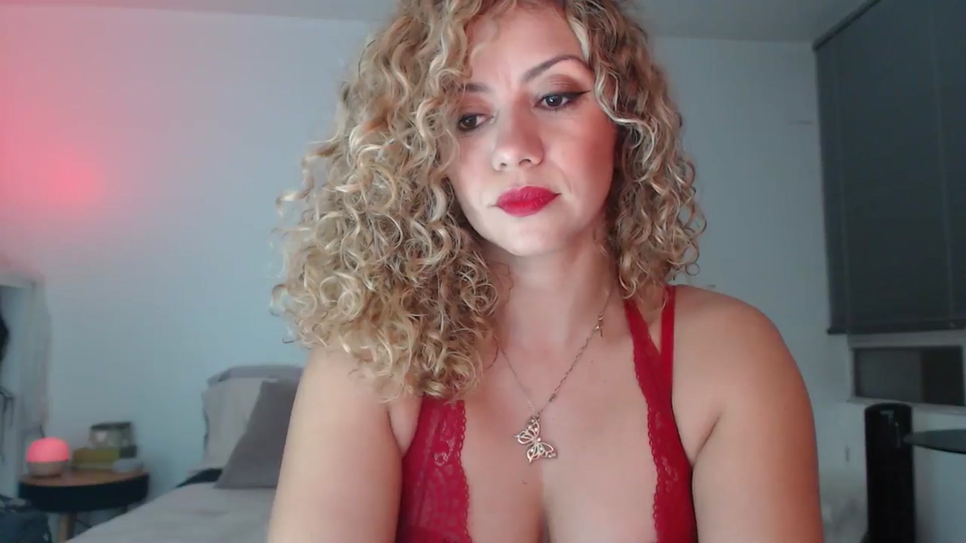 Gallery image thumbnail from Beauty_online's myfreecams stream on, 11/27/2024, 01:58 image 16 of 20