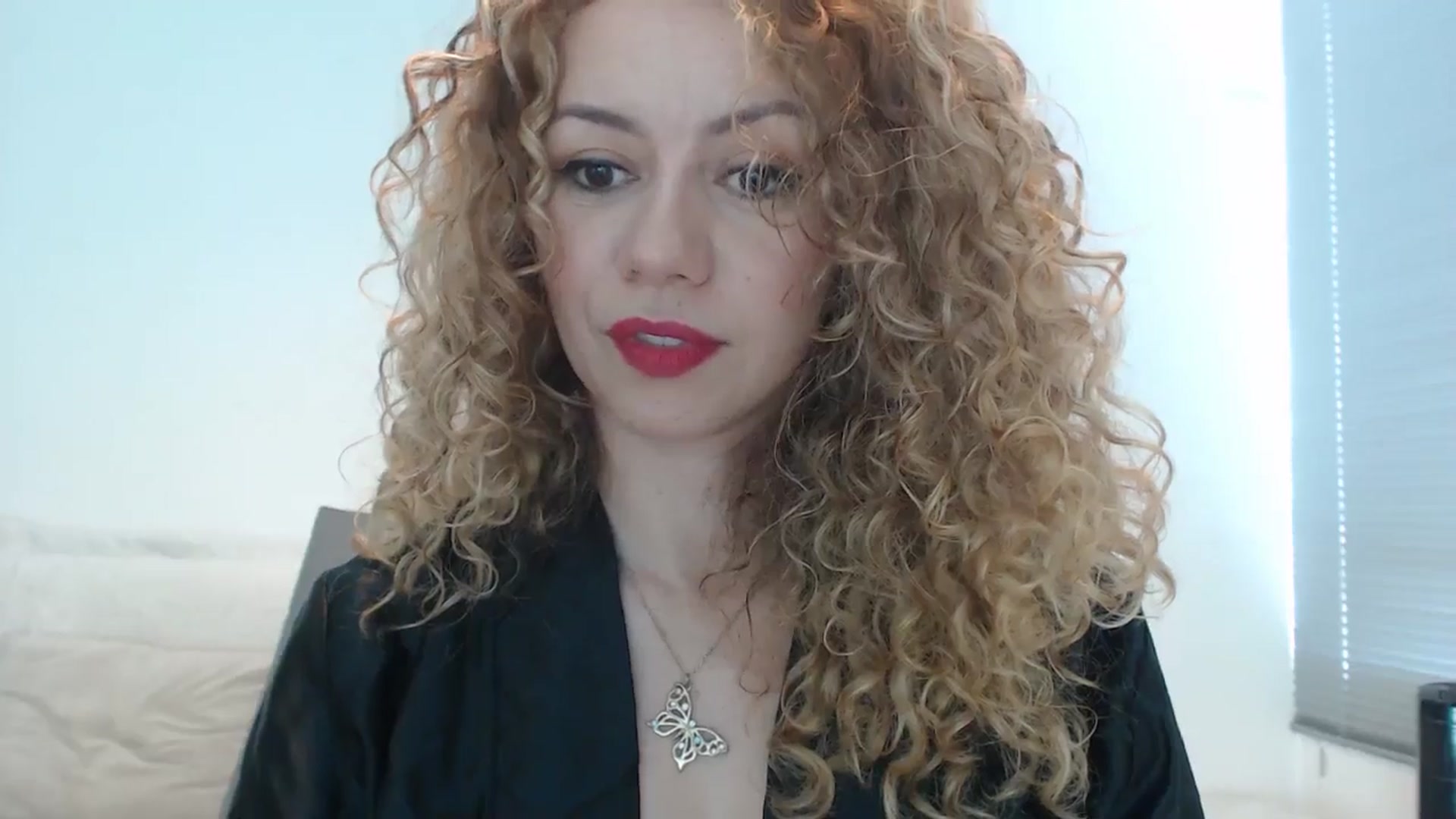 Gallery image thumbnail from Beauty_online's myfreecams stream on, 12/10/2024, 19:27 image 17 of 20