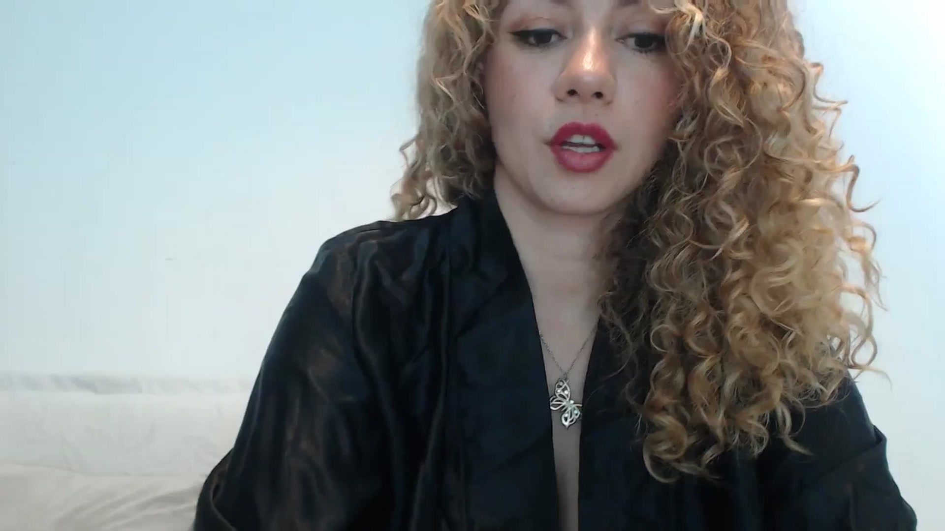 Gallery image thumbnail from Beauty_online's myfreecams stream on, 12/10/2024, 19:27 image 3 of 20