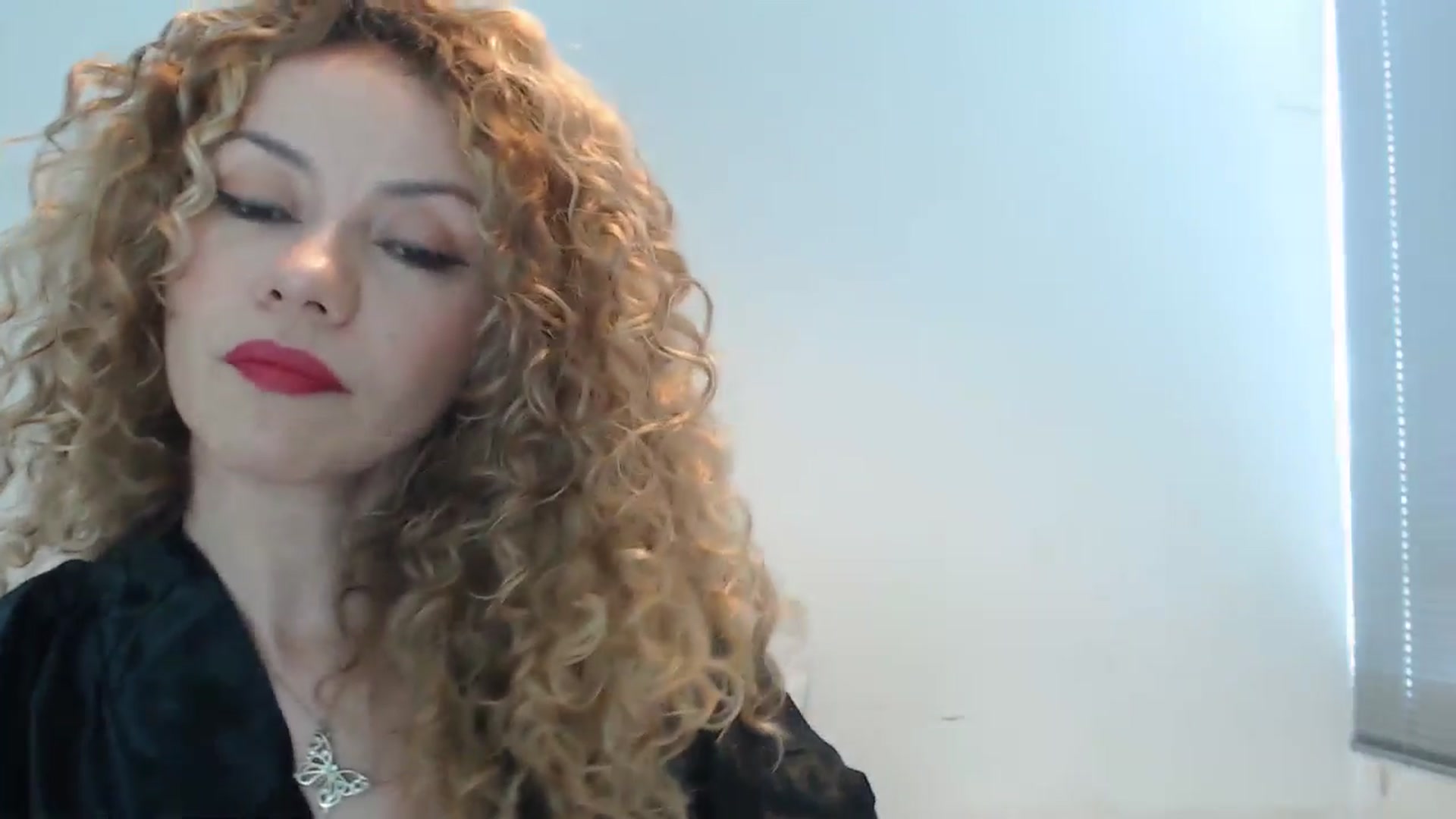Gallery image thumbnail from Beauty_online's myfreecams stream on, 12/10/2024, 19:27 image 13 of 20