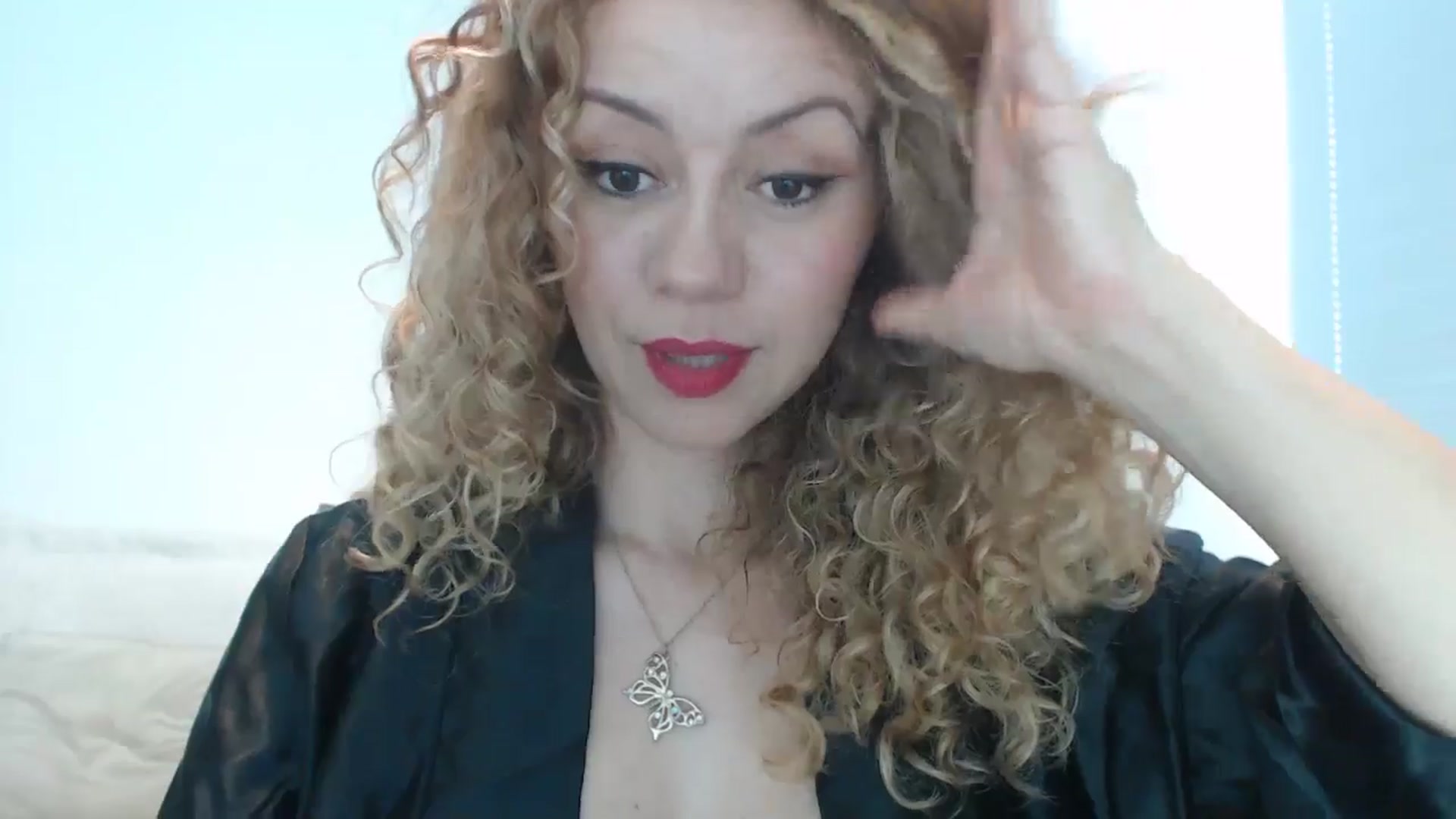 Gallery image thumbnail from Beauty_online's myfreecams stream on, 12/10/2024, 19:27 image 18 of 20