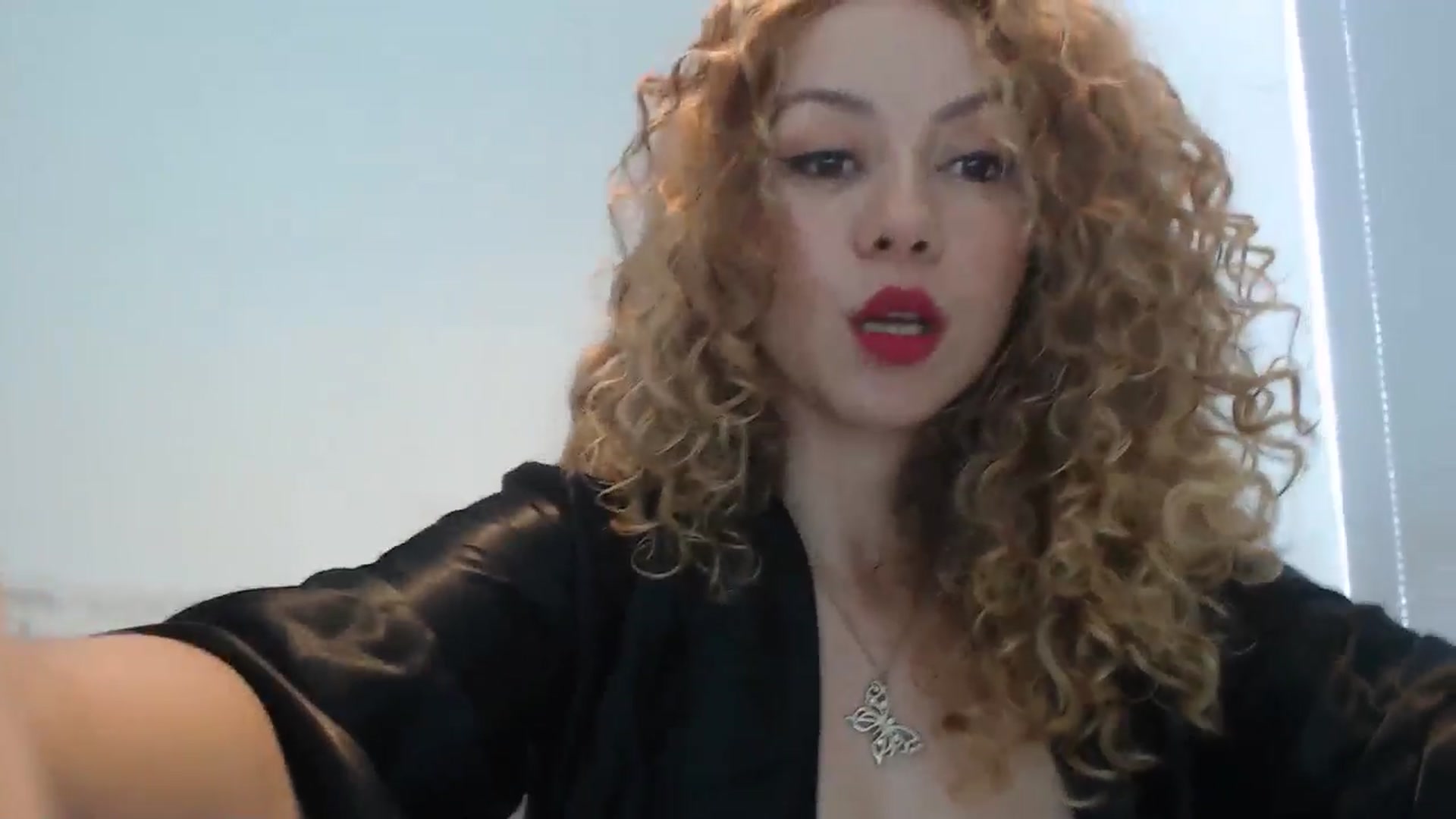 Gallery image thumbnail from Beauty_online's myfreecams stream on, 12/10/2024, 19:27 image 15 of 20