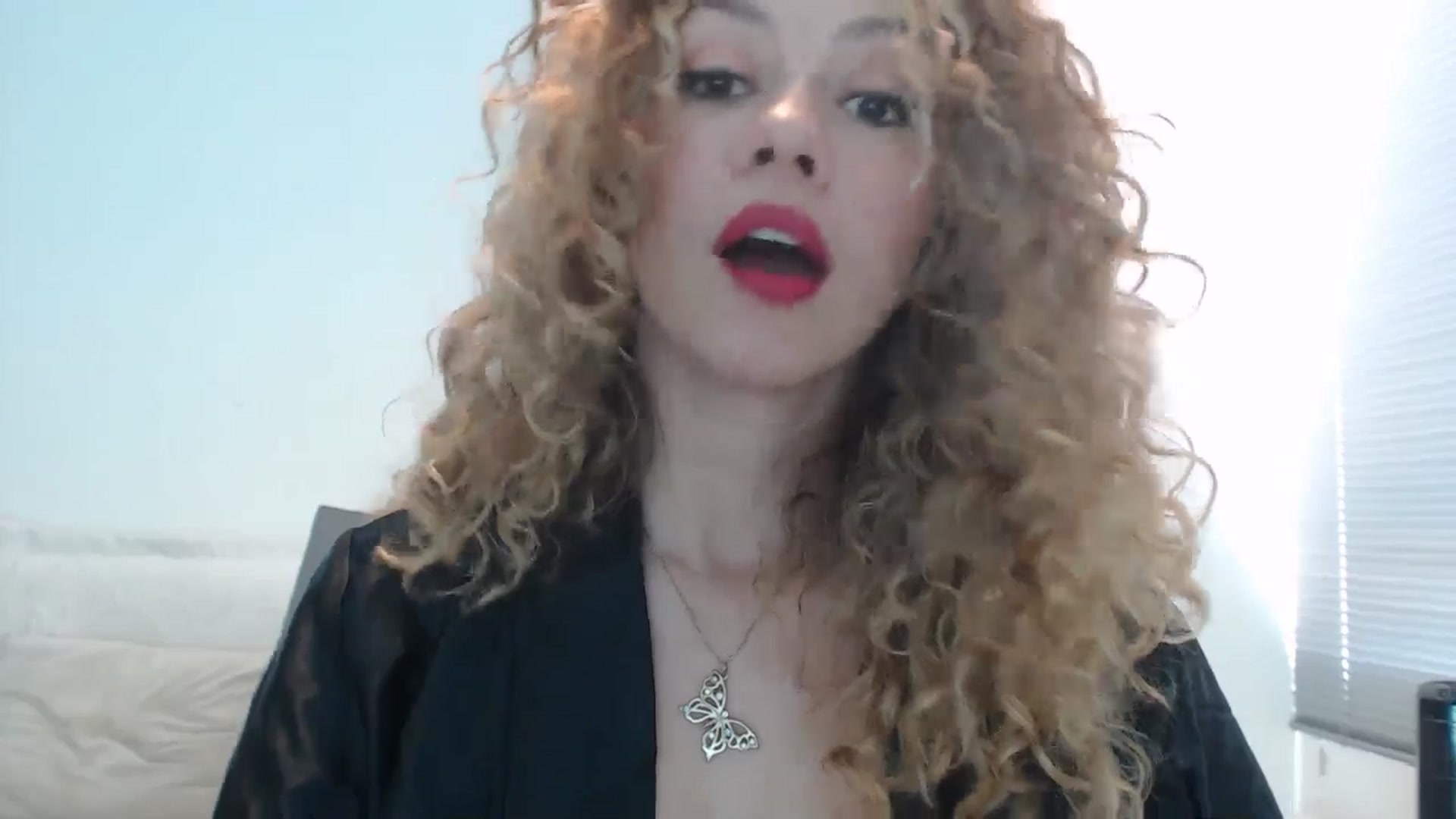 Gallery image thumbnail from Beauty_online's myfreecams stream on, 12/10/2024, 19:27 image 19 of 20
