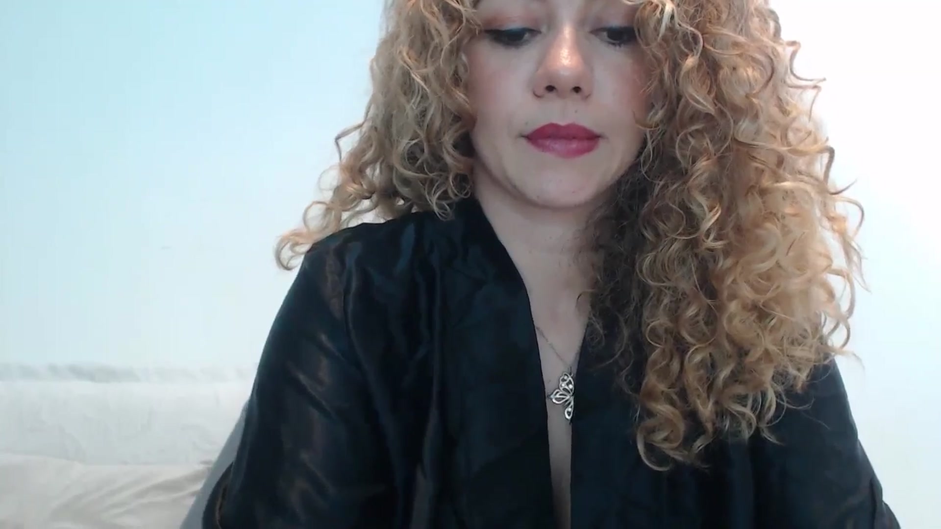Gallery image thumbnail from Beauty_online's myfreecams stream on, 12/10/2024, 19:27 image 6 of 20
