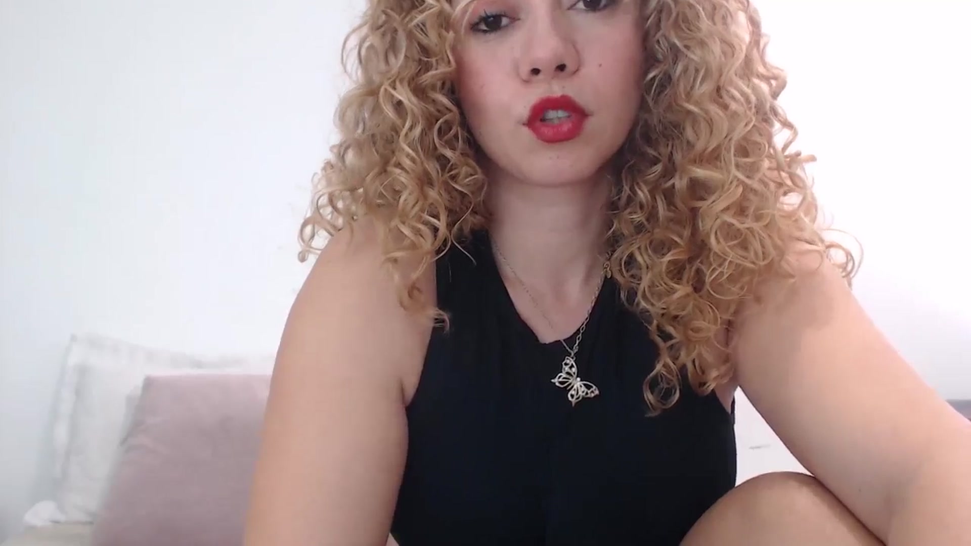 Gallery image thumbnail from Beauty_online's myfreecams stream on, 12/25/2024, 21:23 image 10 of 20