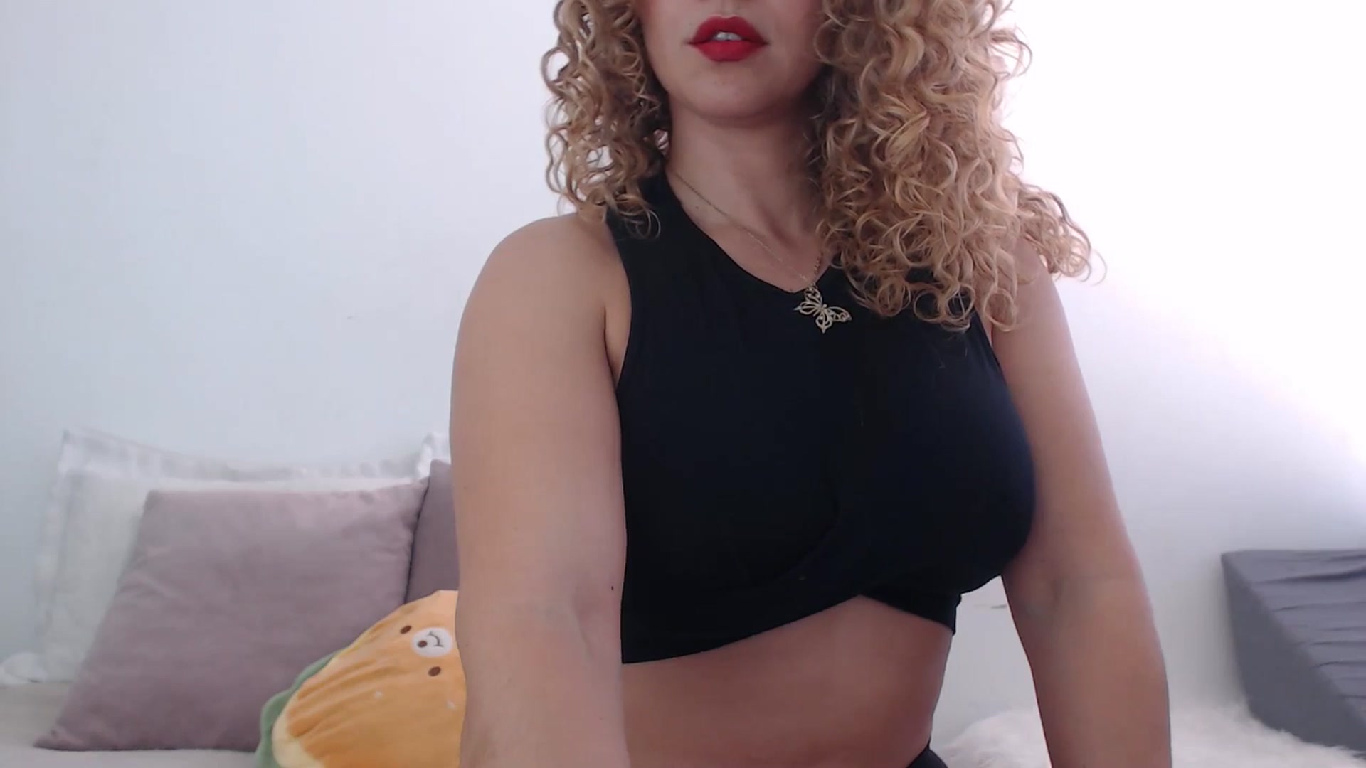 Gallery image thumbnail from Beauty_online's myfreecams stream on, 12/25/2024, 21:23 image 2 of 20