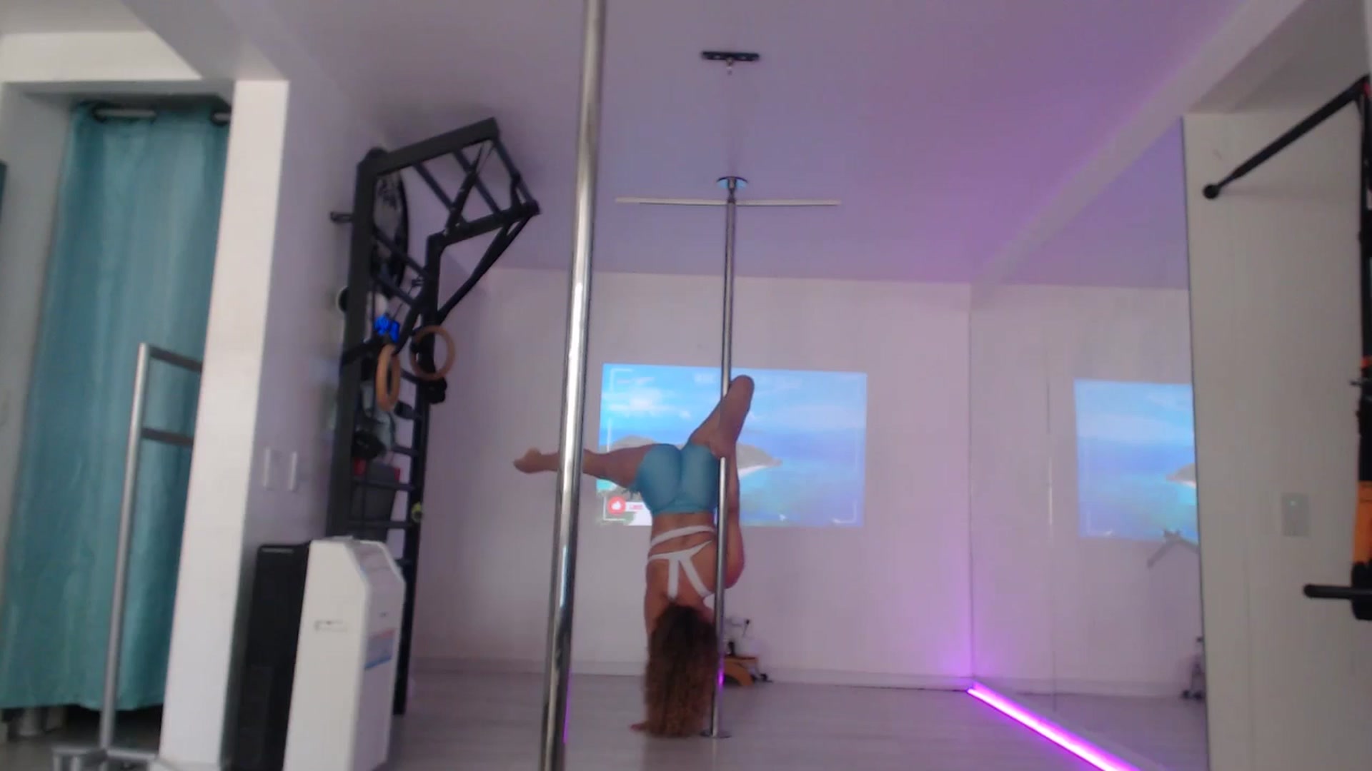 Gallery image thumbnail from Beauty_online's myfreecams stream on, 12/31/2024, 17:09 image 18 of 20